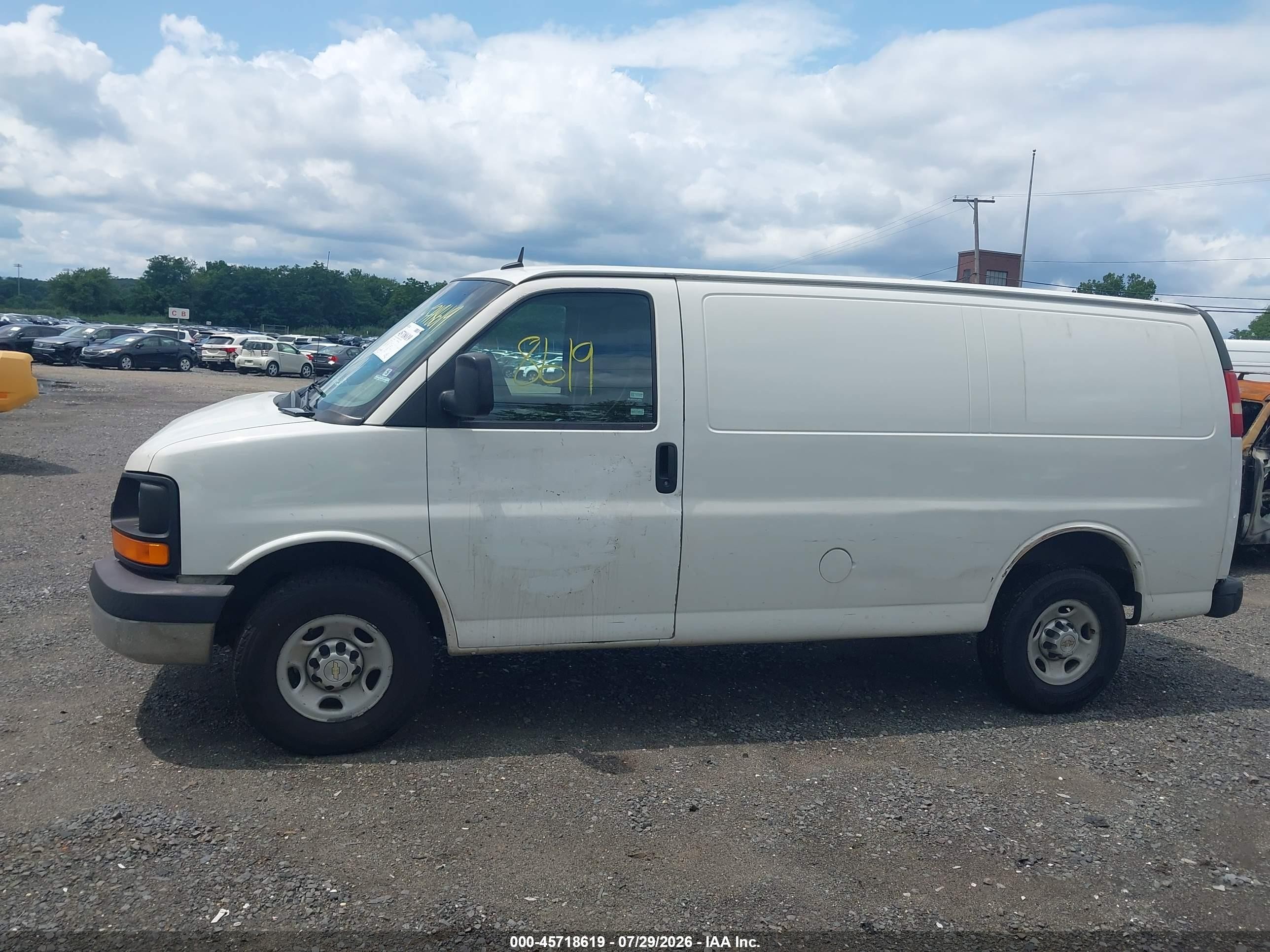 2013 Chevrolet Express 2500 Work Van White vin: 1GCWGFFA4D1167230