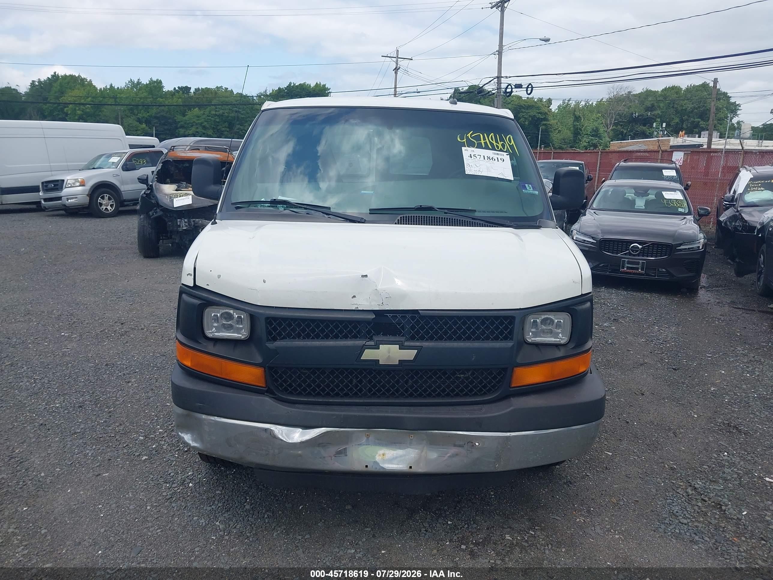 2013 Chevrolet Express 2500 Work Van White vin: 1GCWGFFA4D1167230