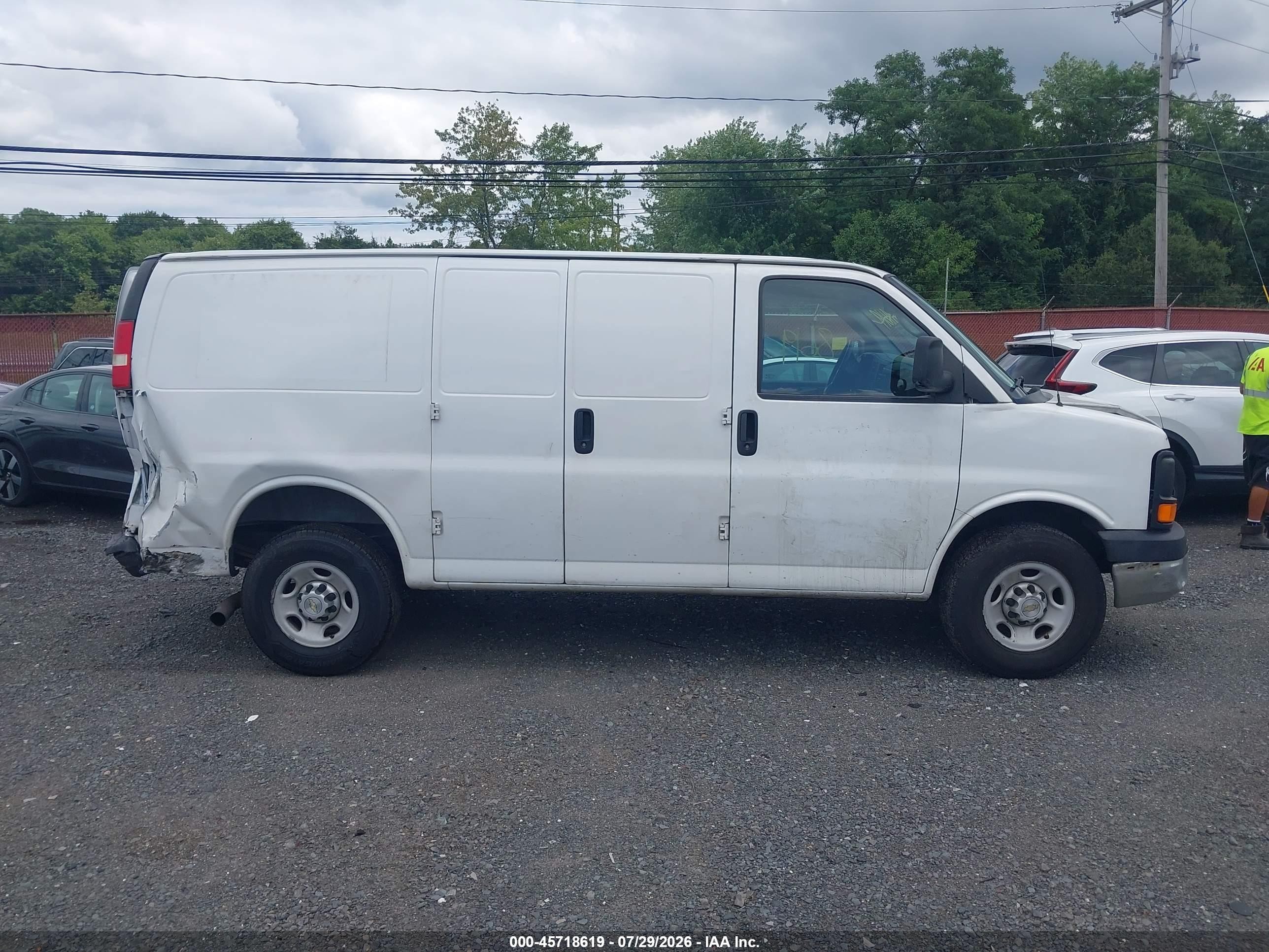 2013 Chevrolet Express 2500 Work Van White vin: 1GCWGFFA4D1167230