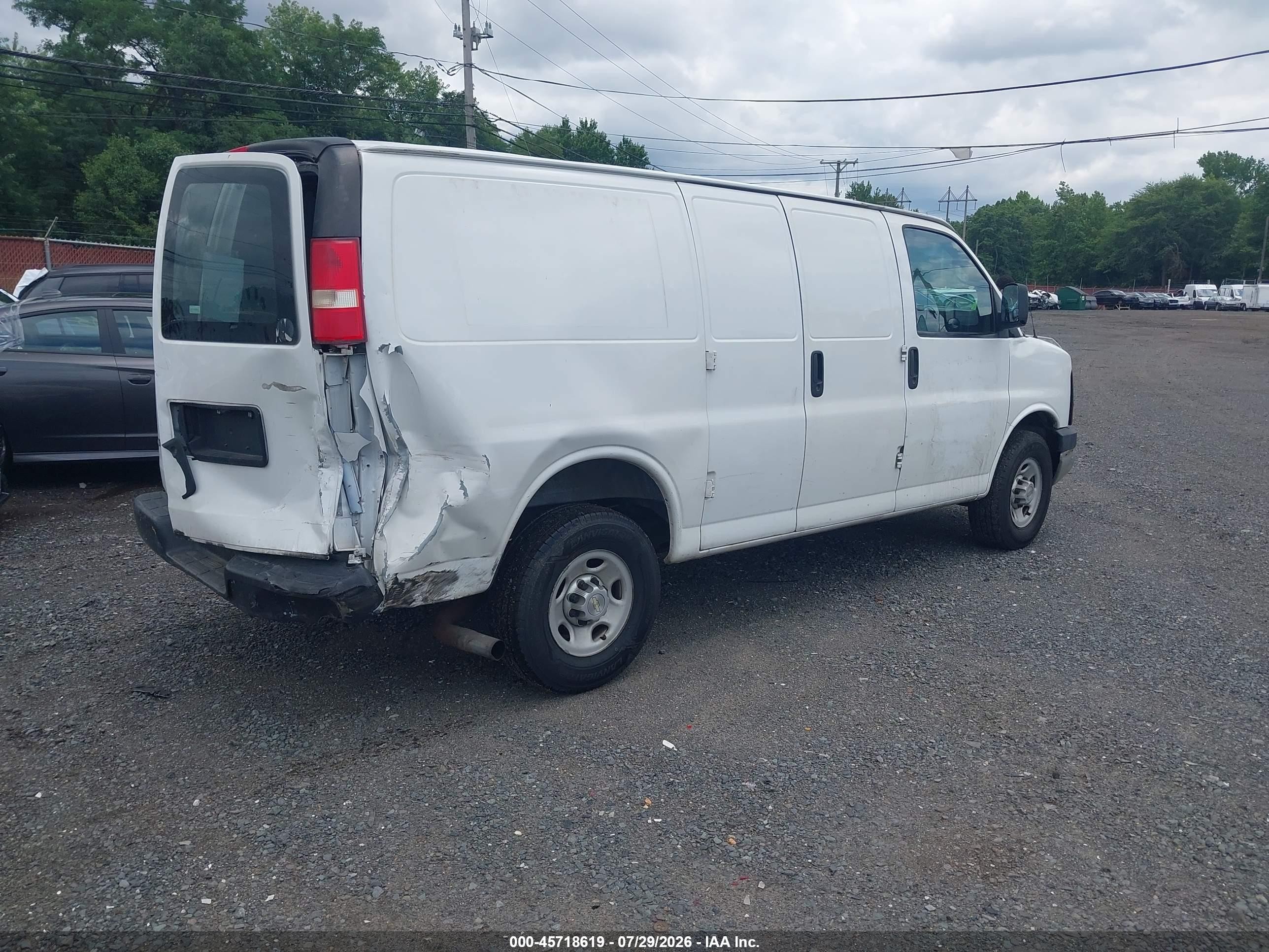 2013 Chevrolet Express 2500 Work Van White vin: 1GCWGFFA4D1167230