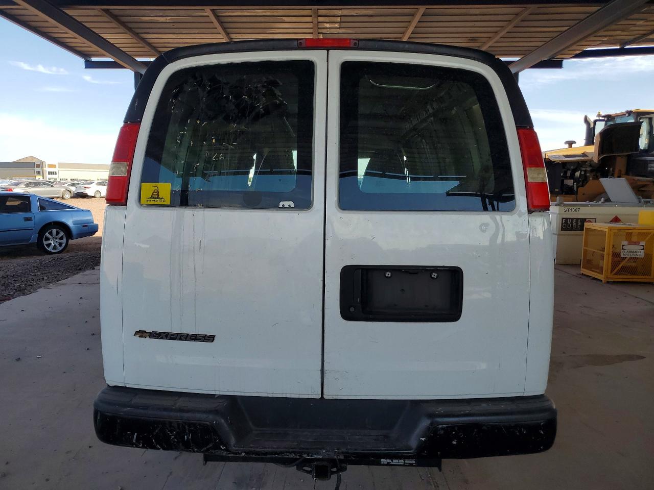 2014 Chevrolet Express G2500 White vin: 1GCWGFFA5E1190906