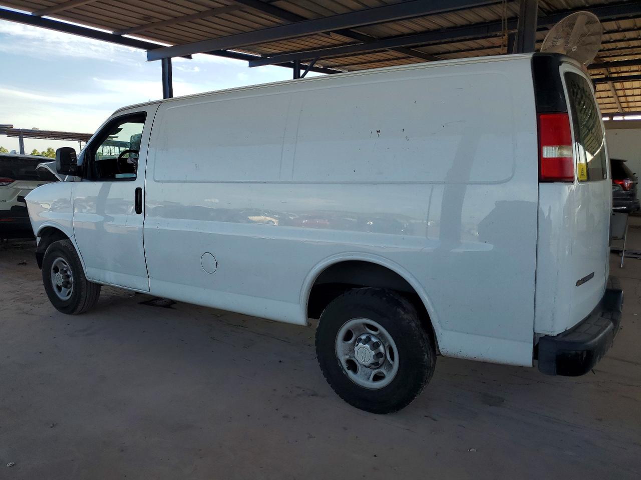 2014 Chevrolet Express G2500 White vin: 1GCWGFFA5E1190906