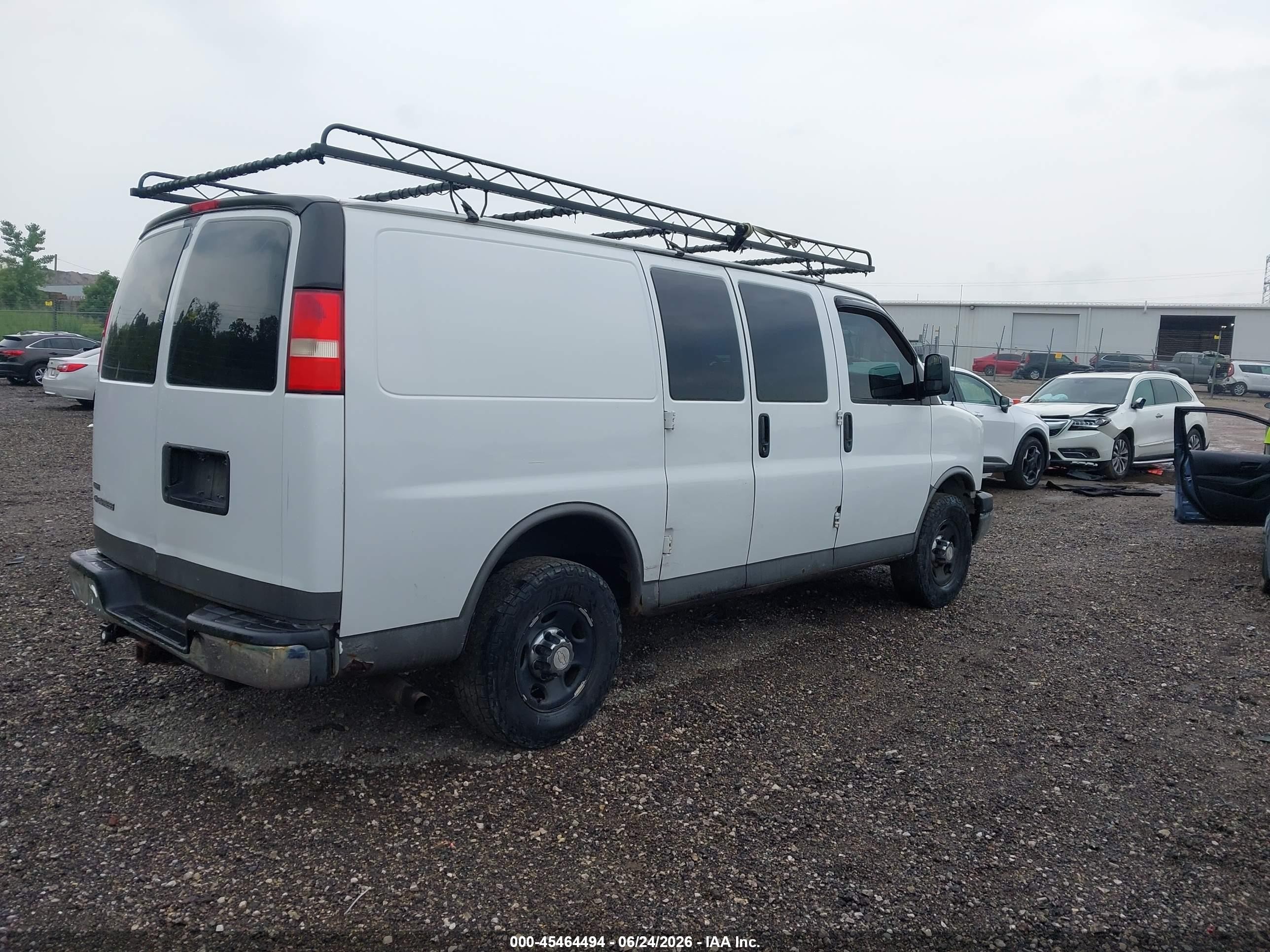 2011 Chevrolet Express 2500 Work Van White vin: 1GCWGFFA6B1133853