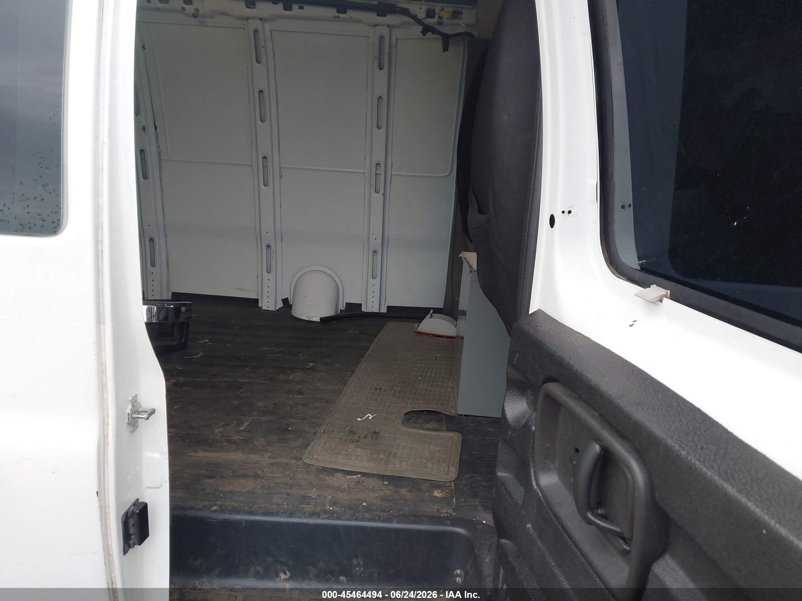2011 Chevrolet Express 2500 Work Van White vin: 1GCWGFFA6B1133853