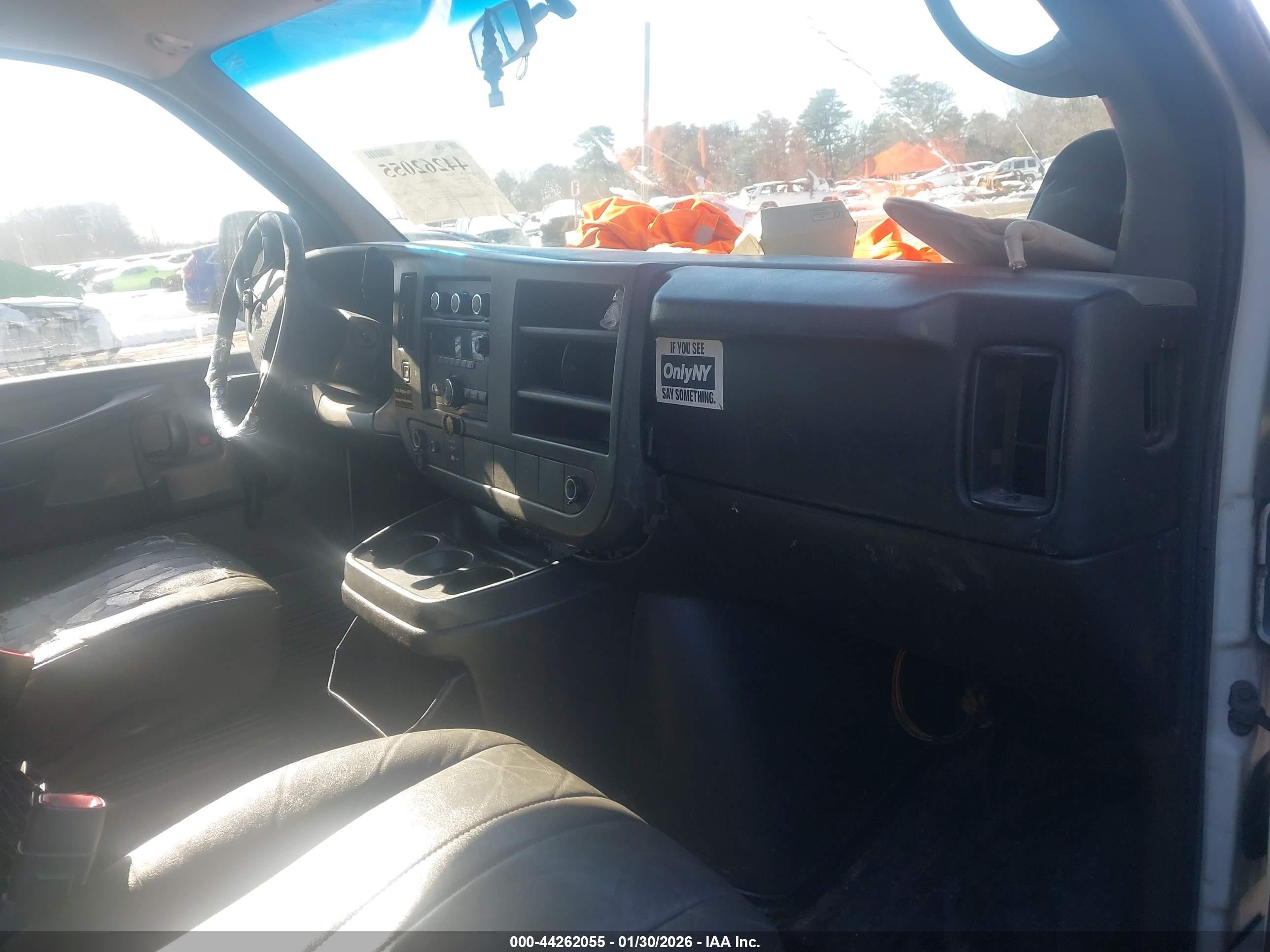 2012 Chevrolet Express 2500 Work Van White vin: 1GCWGFFA9C1116885