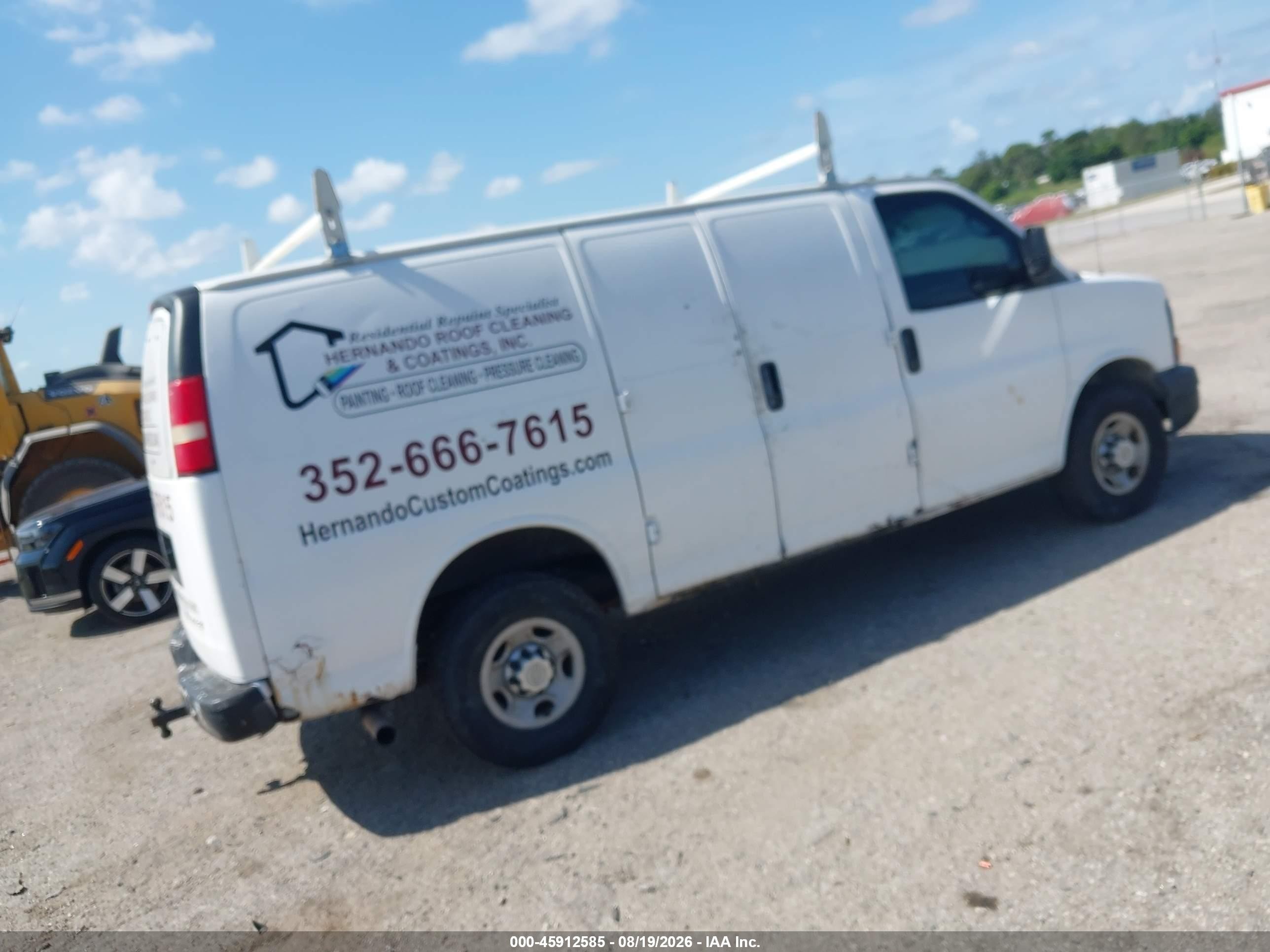 2012 Chevrolet Express 2500 Work Van Белый vin: 1GCWGFFAXC1151855