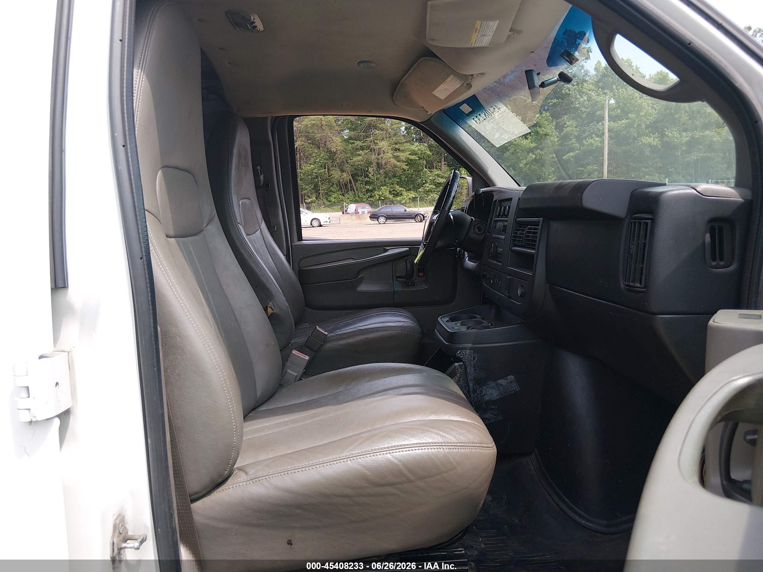 2015 Chevrolet Express 2500 Work Van Белый vin: 1GCWGFFF1F1104245