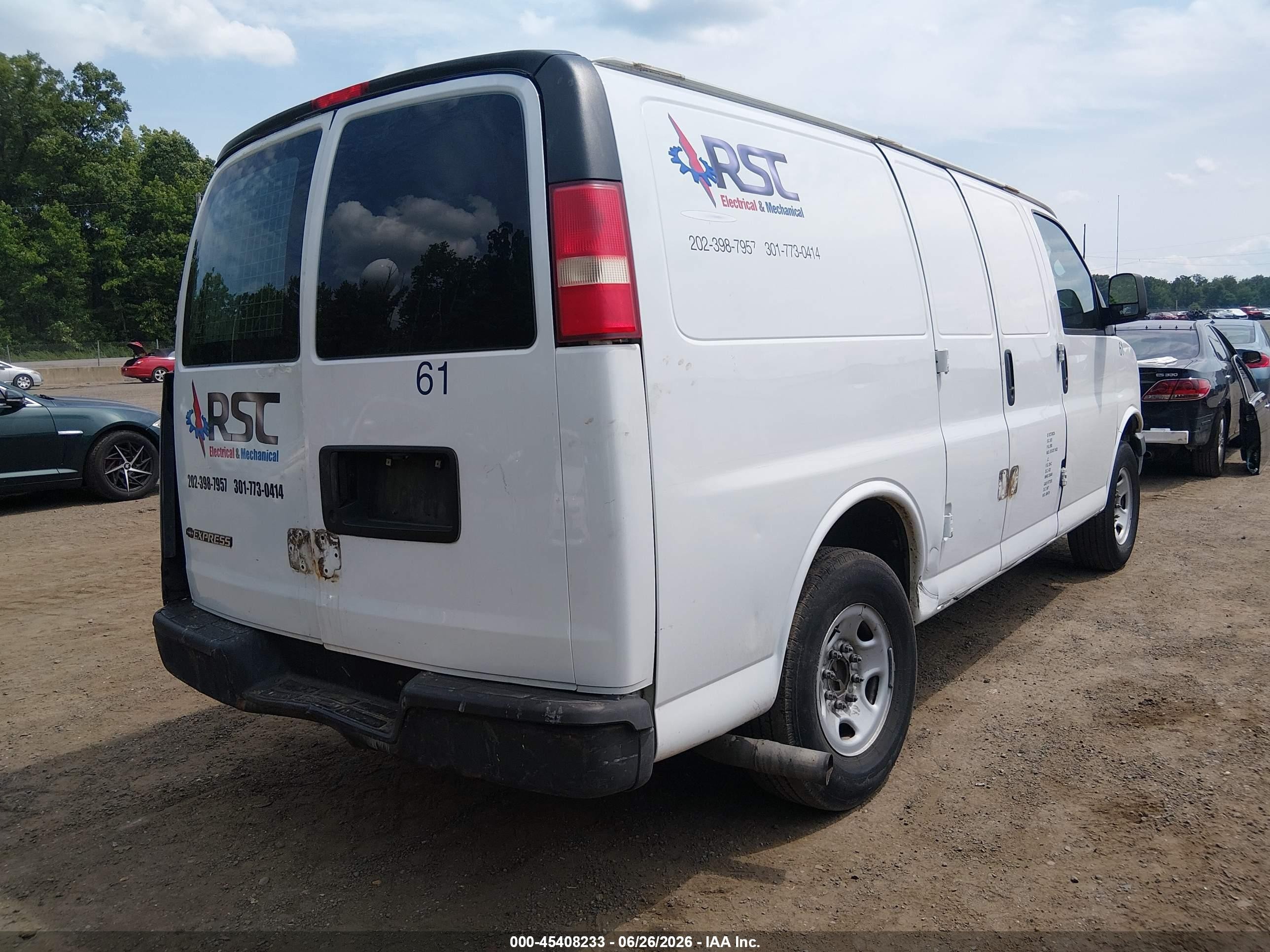 2015 Chevrolet Express 2500 Work Van Белый vin: 1GCWGFFF1F1104245