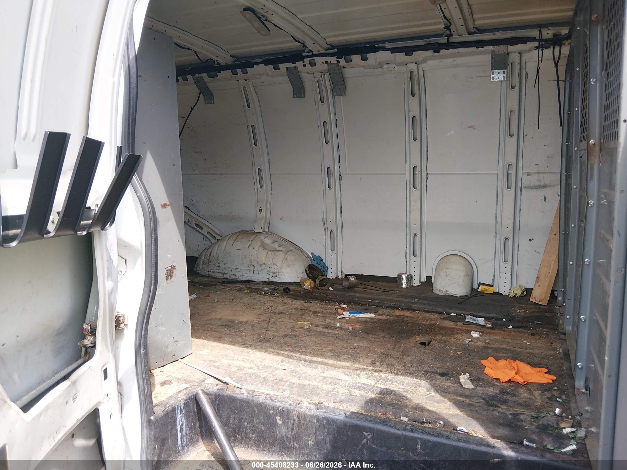 2015 Chevrolet Express 2500 Work Van Белый vin: 1GCWGFFF1F1104245