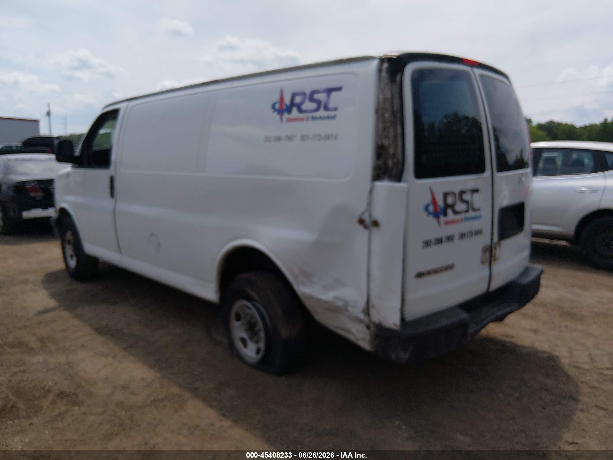 2015 Chevrolet Express 2500 Work Van Белый vin: 1GCWGFFF1F1104245