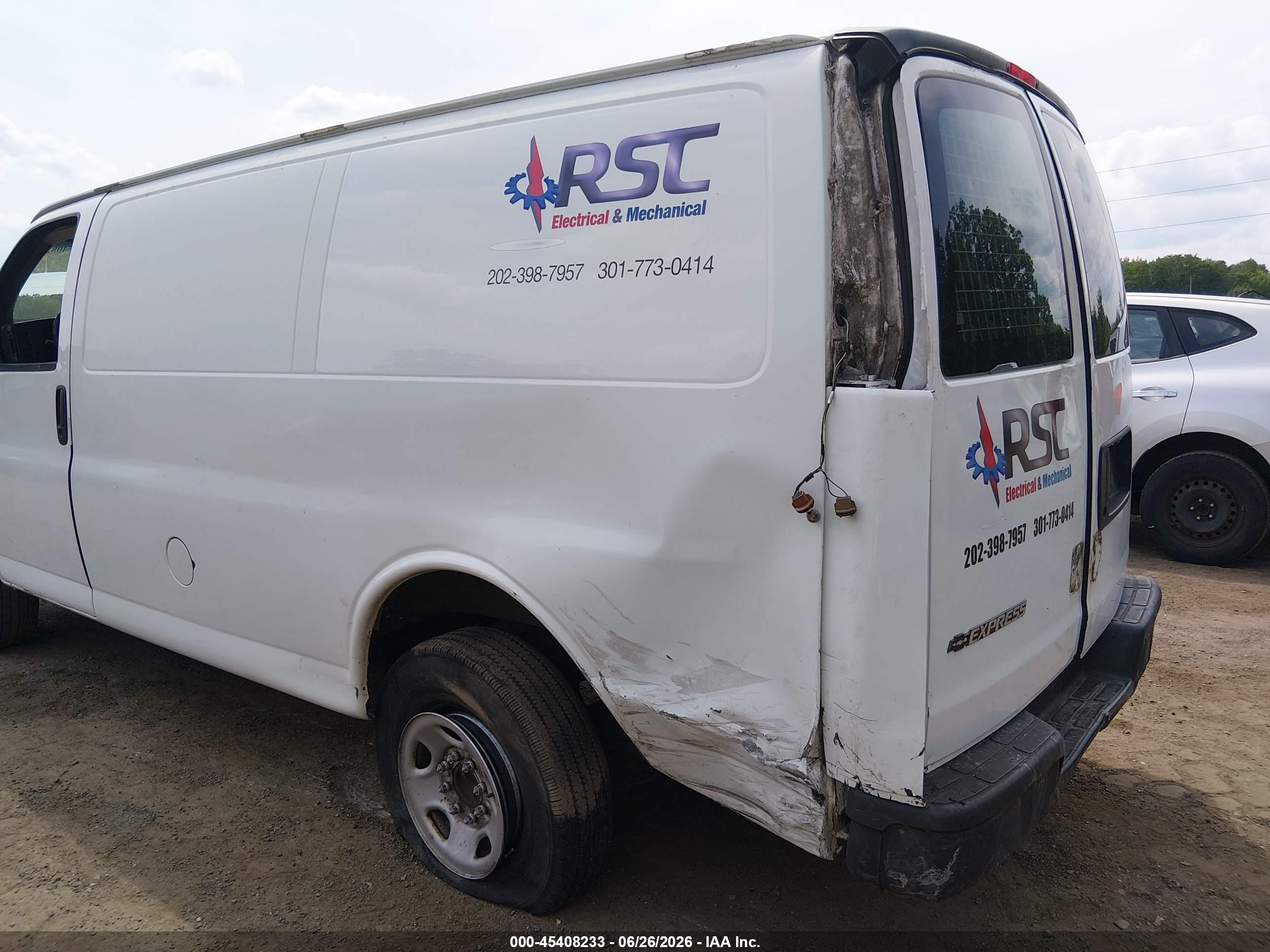 2015 Chevrolet Express 2500 Work Van Белый vin: 1GCWGFFF1F1104245