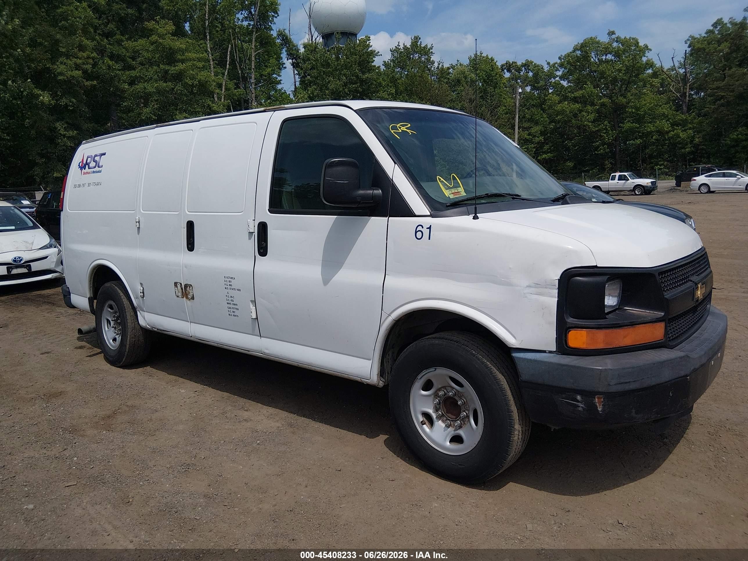 2015 Chevrolet Express 2500 Work Van White vin: 1GCWGFFF1F1104245