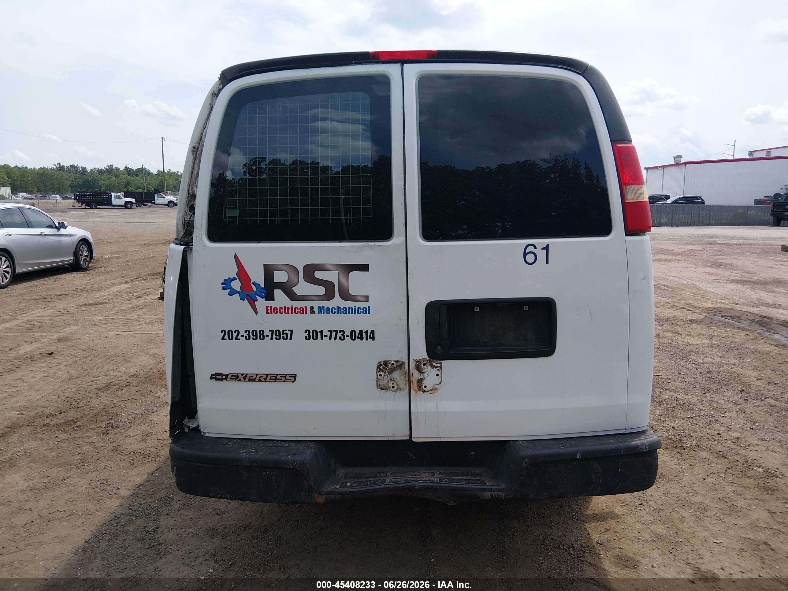 2015 Chevrolet Express 2500 Work Van Белый vin: 1GCWGFFF1F1104245