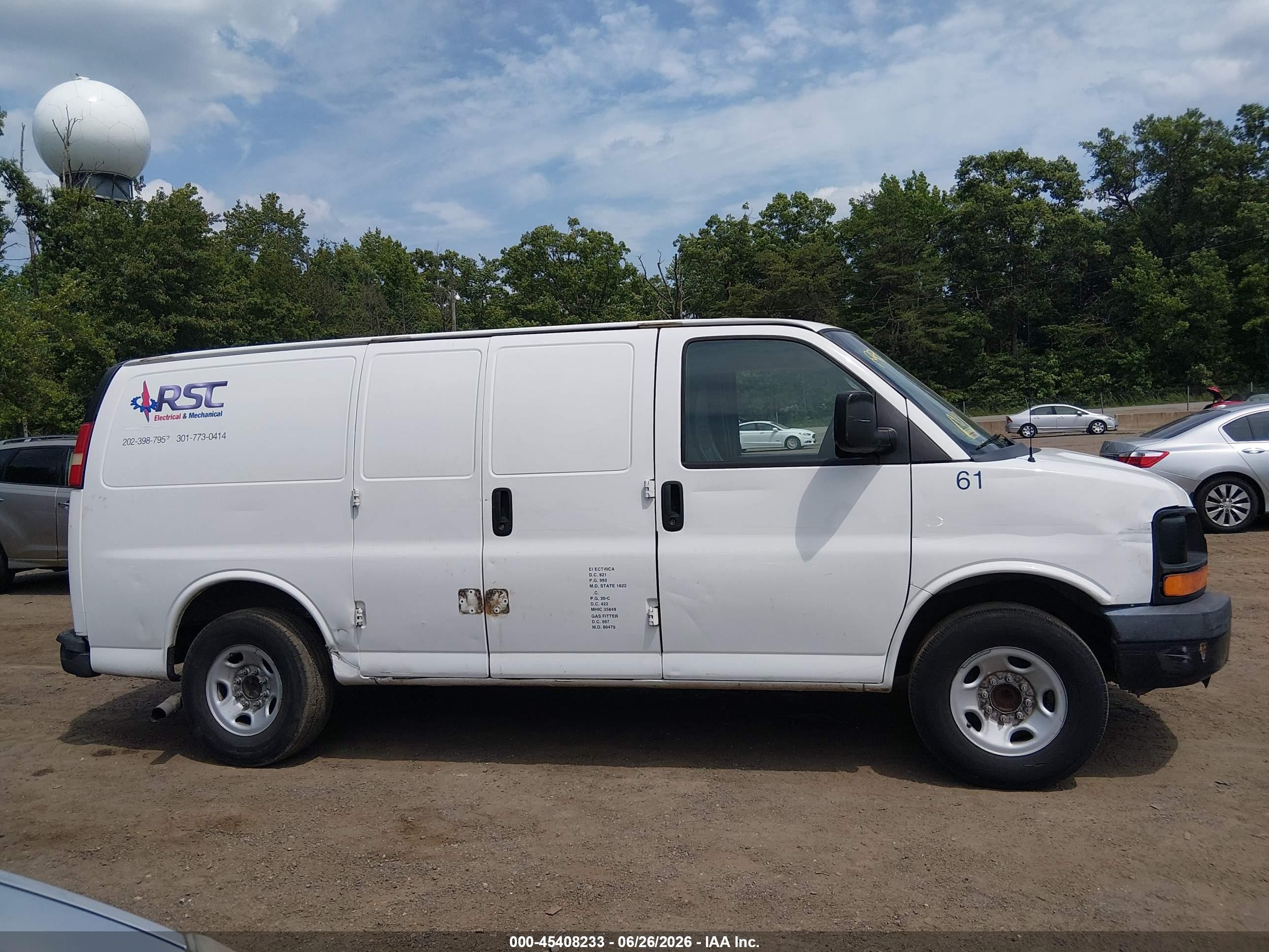2015 Chevrolet Express 2500 Work Van Белый vin: 1GCWGFFF1F1104245
