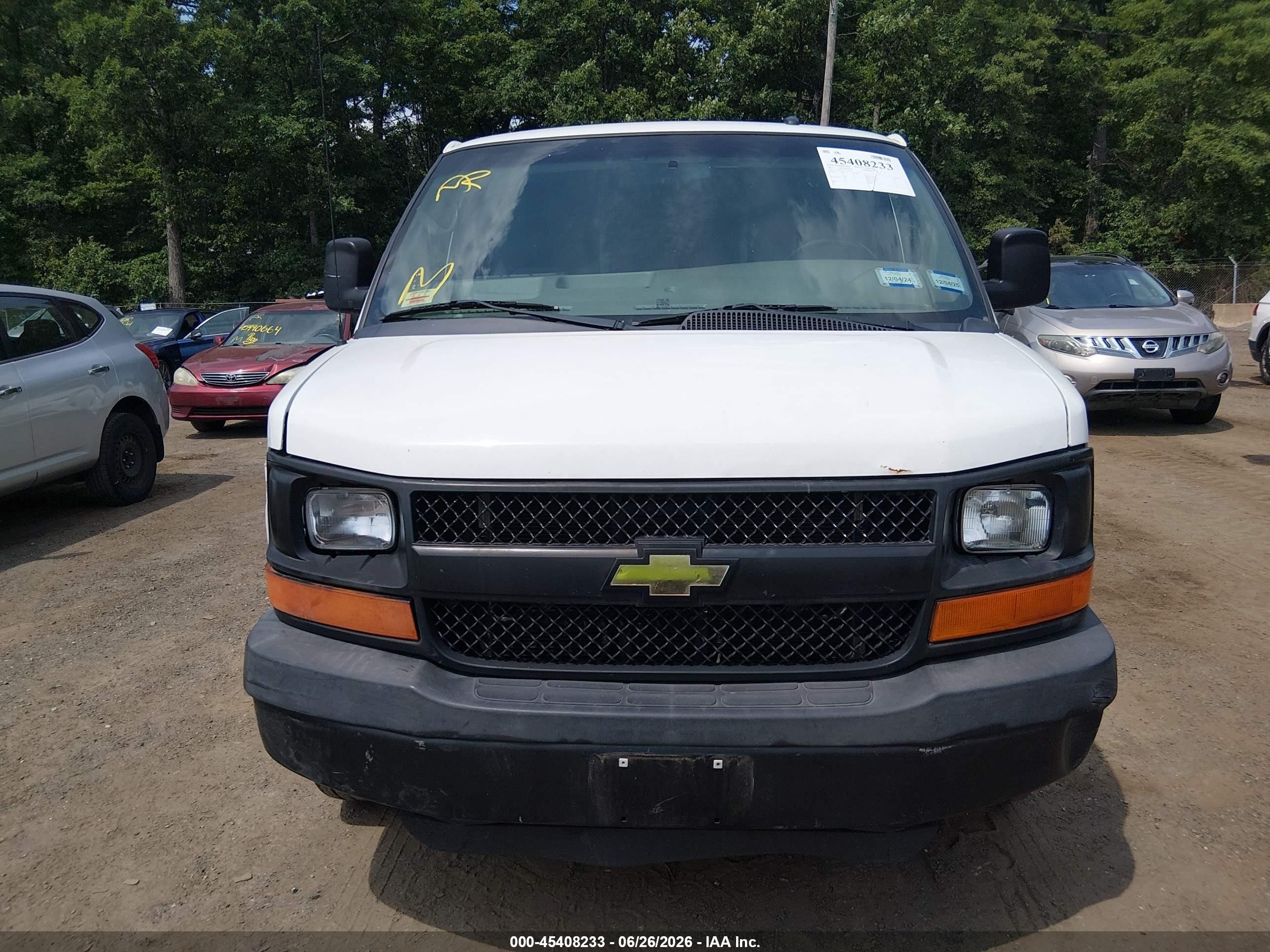 2015 Chevrolet Express 2500 Work Van Белый vin: 1GCWGFFF1F1104245