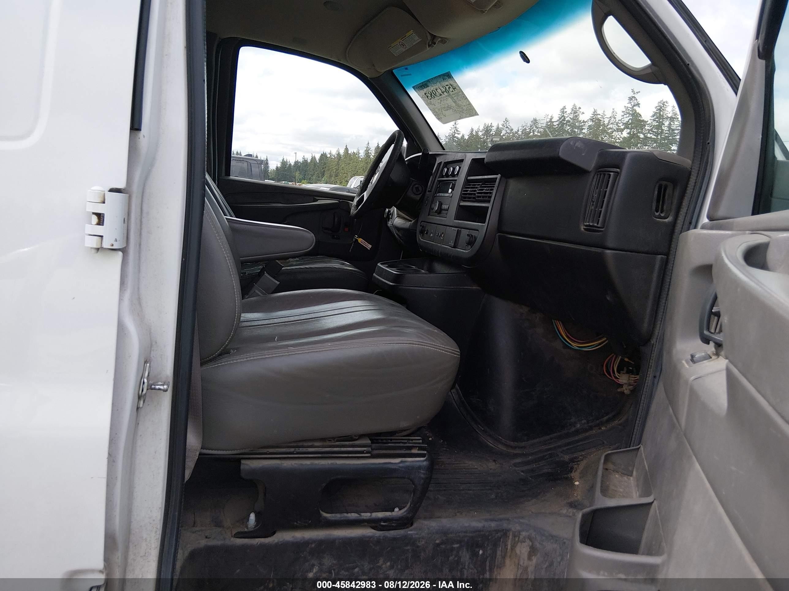 2015 Chevrolet Express 2500 Work Van Белый vin: 1GCWGFFF2F1172361