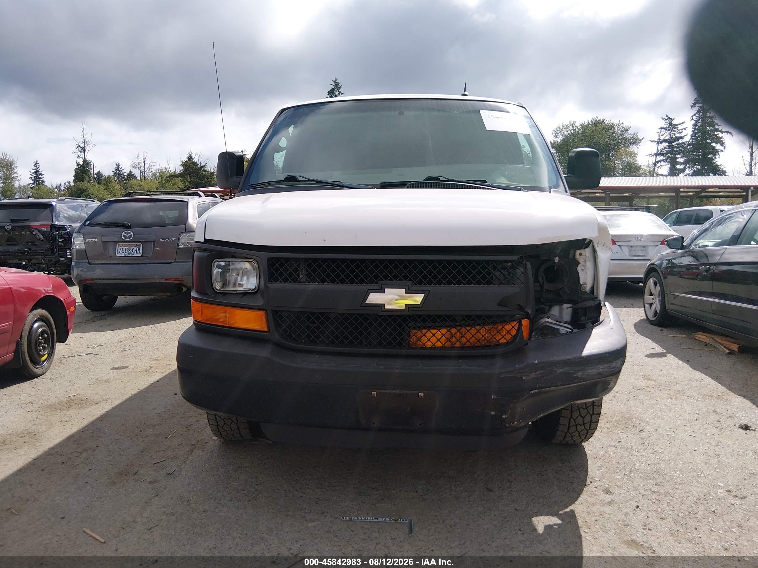 2015 Chevrolet Express 2500 Work Van Белый vin: 1GCWGFFF2F1172361