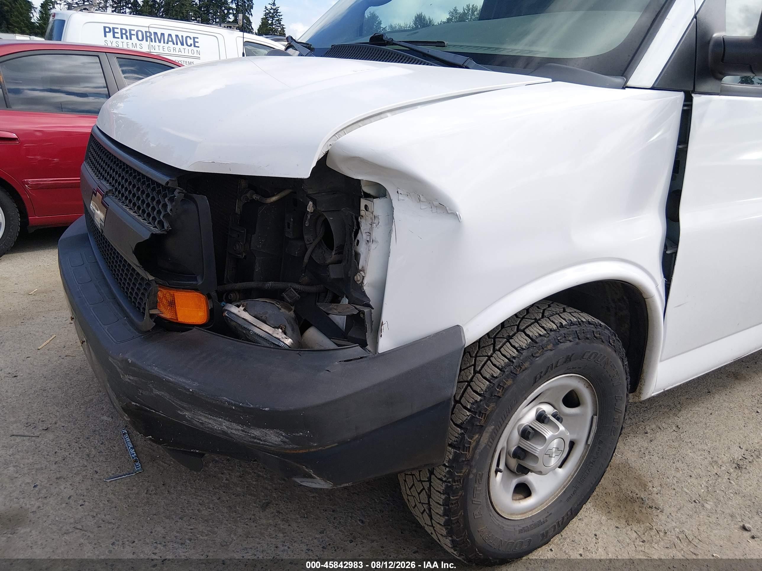 2015 Chevrolet Express 2500 Work Van Белый vin: 1GCWGFFF2F1172361
