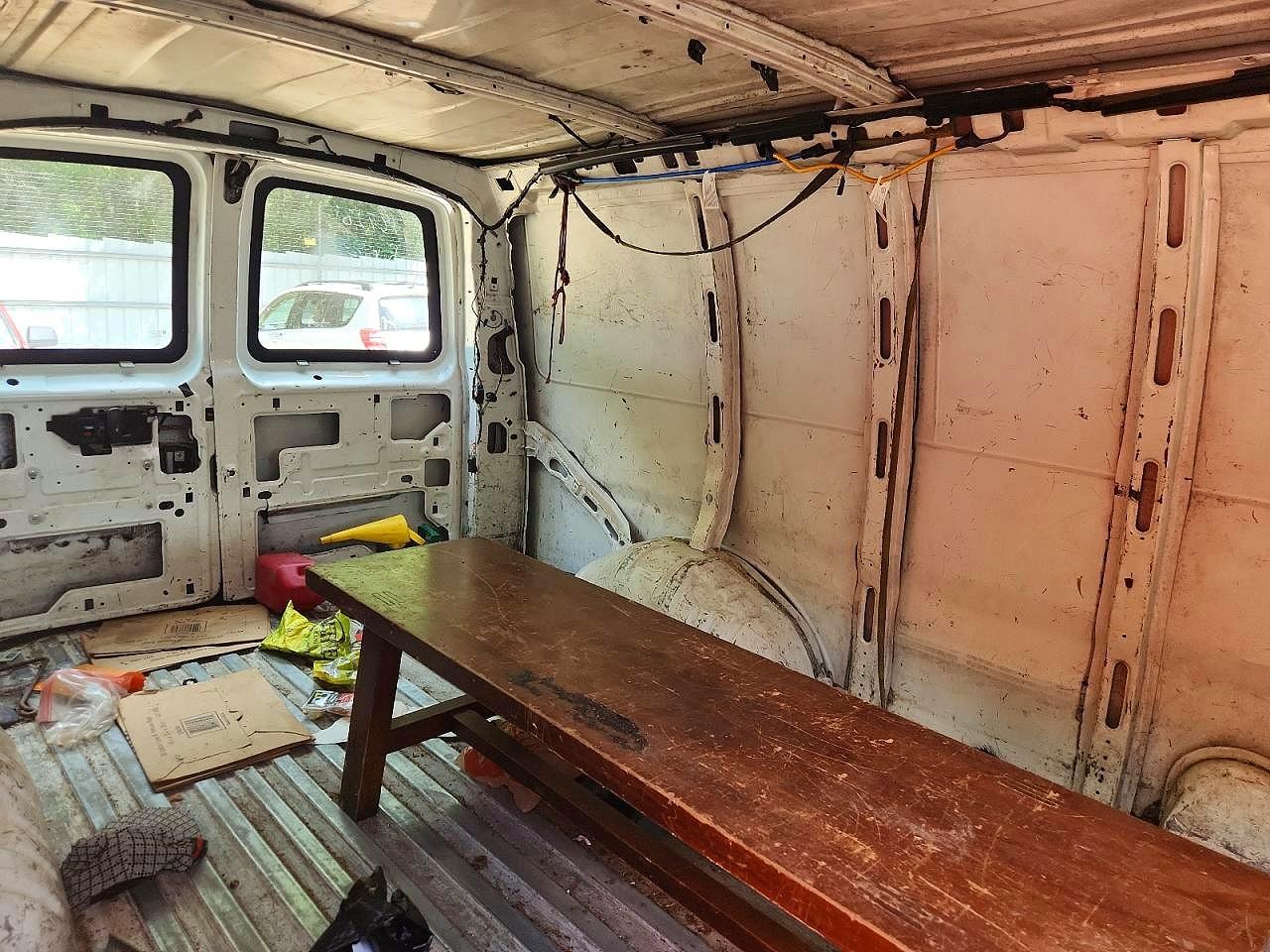 2015 Chevrolet Express G2500 White vin: 1GCWGFFFXF1102607