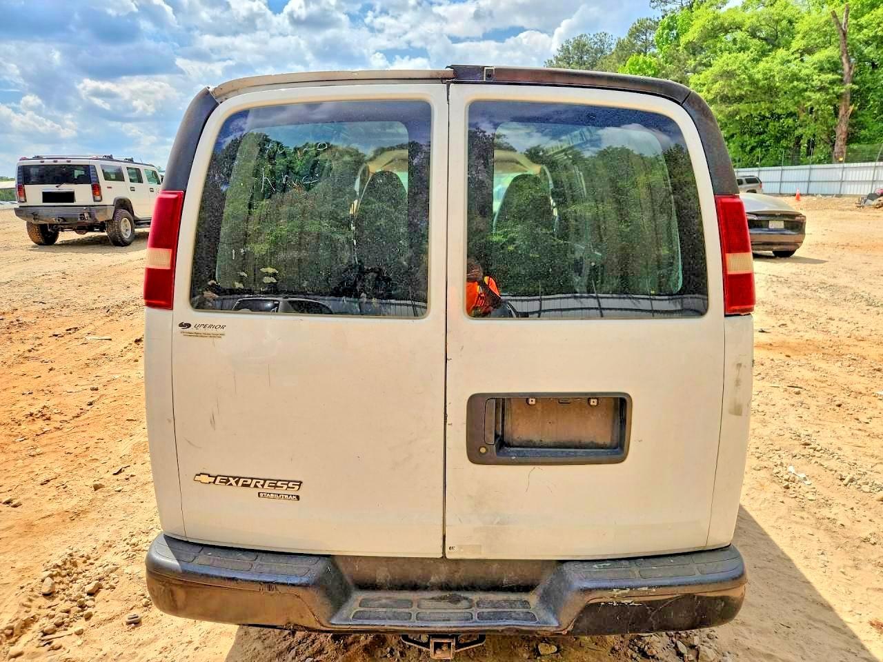 2015 Chevrolet Express G2500 White vin: 1GCWGFFFXF1102607
