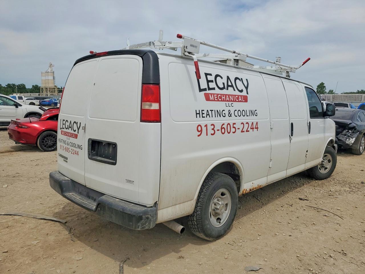 2013 Chevrolet Express G2500 White vin: 1GCWGGCA1D1100420