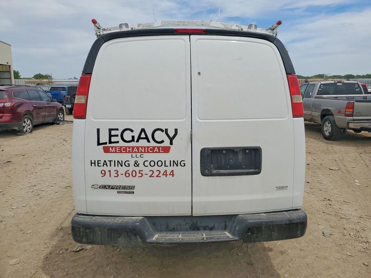 2013 Chevrolet Express G2500 White vin: 1GCWGGCA1D1100420