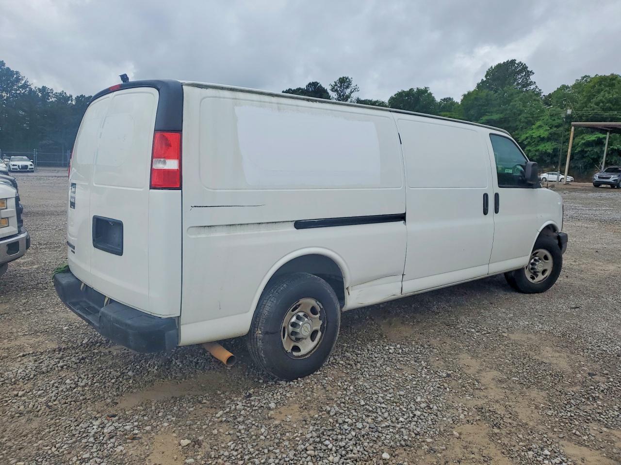 2012 Chevrolet Express G2500 White vin: 1GCWGGCA4C1156737