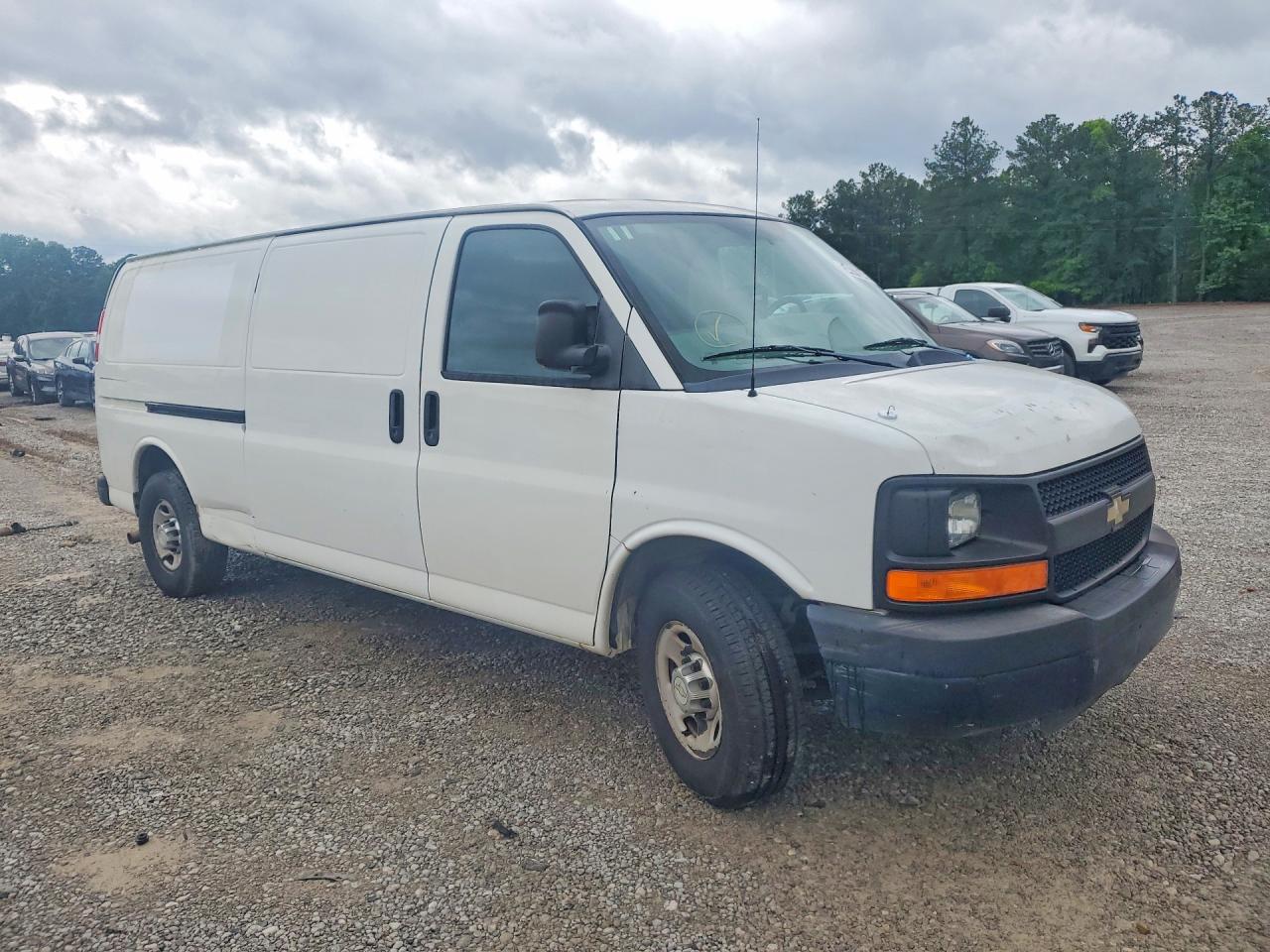 2012 Chevrolet Express G2500 White vin: 1GCWGGCA4C1156737