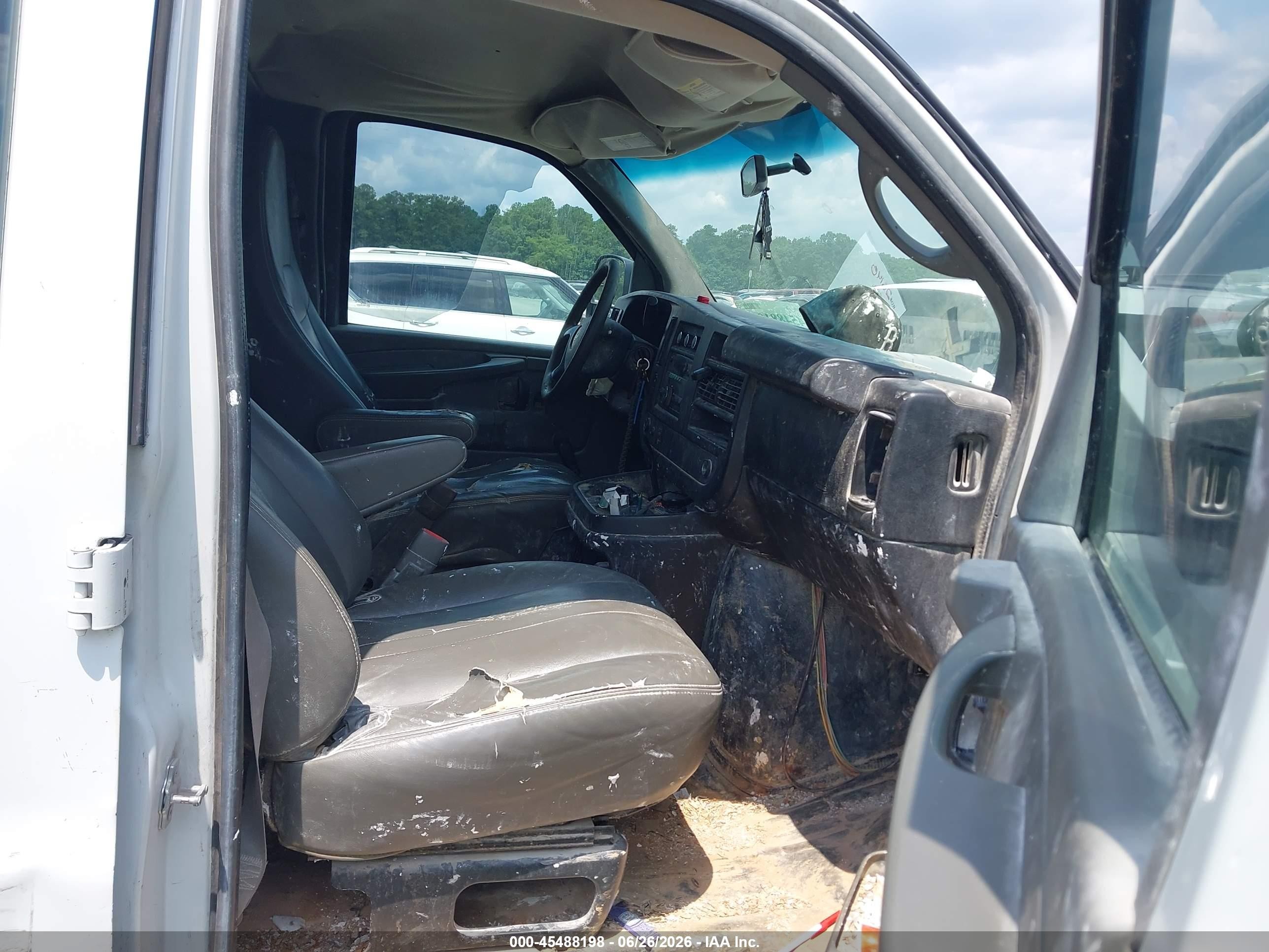 2011 Chevrolet Express 2500 Work Van White vin: 1GCWGGCA6B1136780