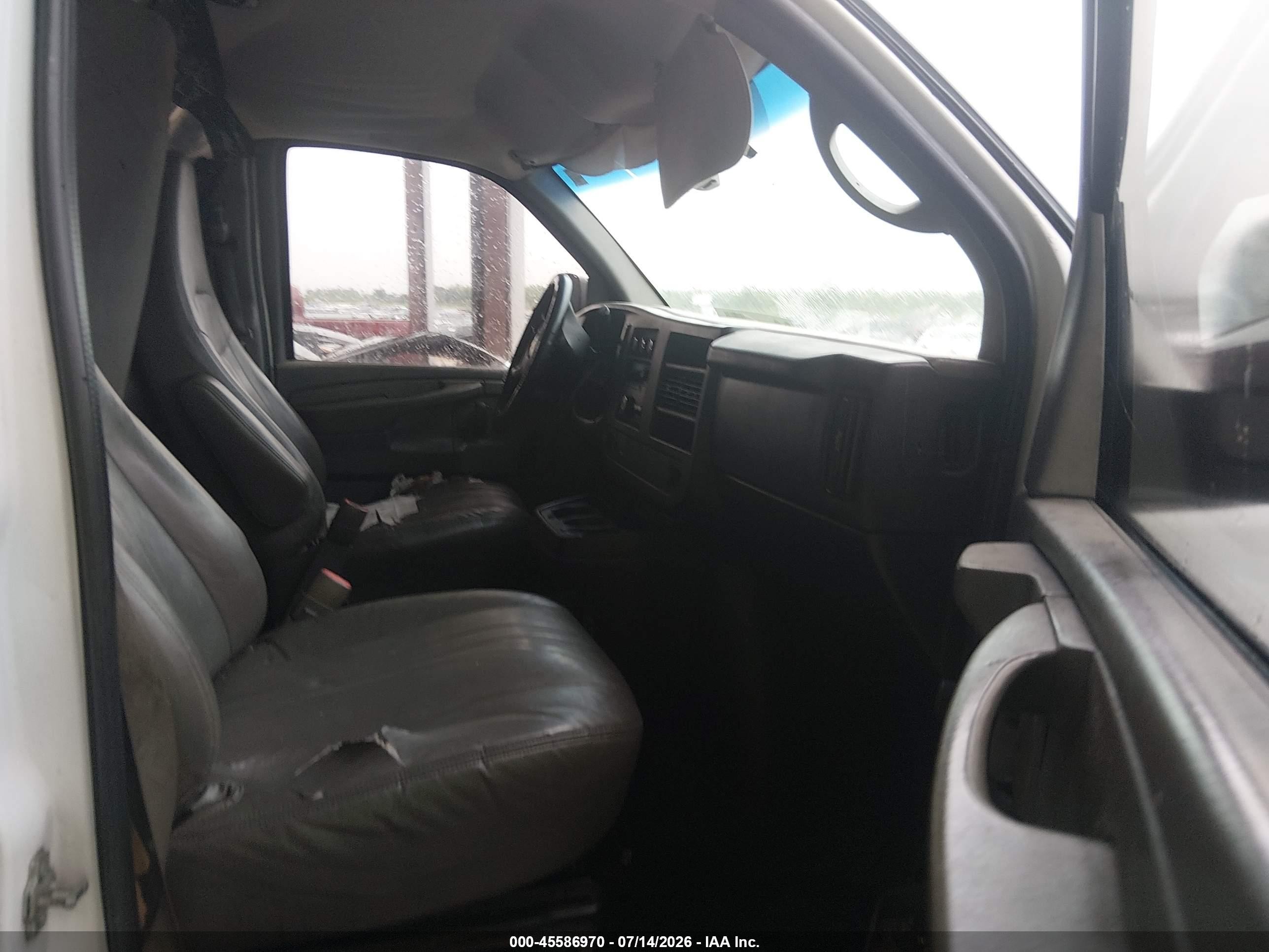 2011 Chevrolet Express 2500 Work Van White vin: 1GCWGGFA7B1132281