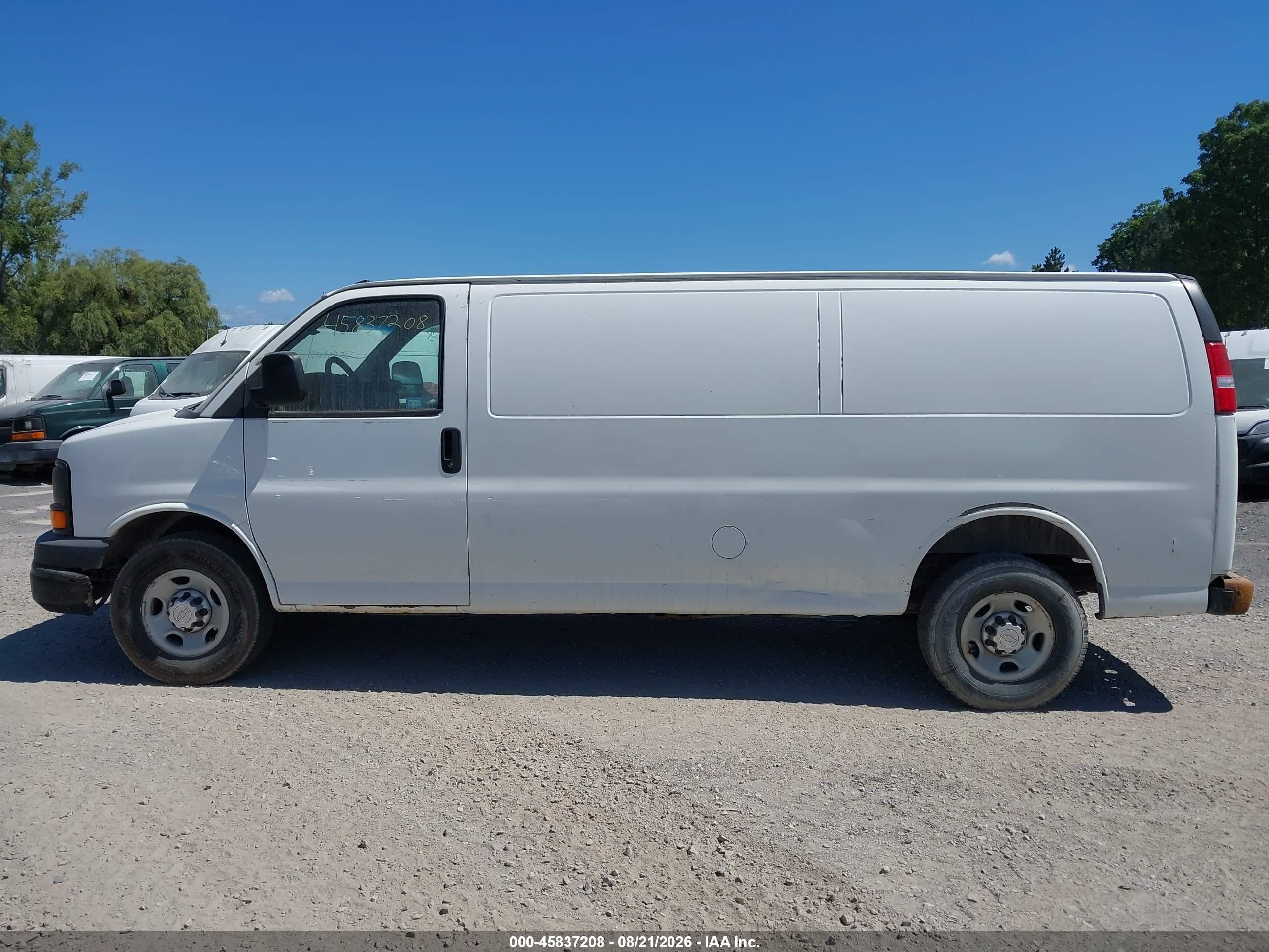 2015 Chevrolet Express 2500 Work Van White vin: 1GCWGGFF5F1103363