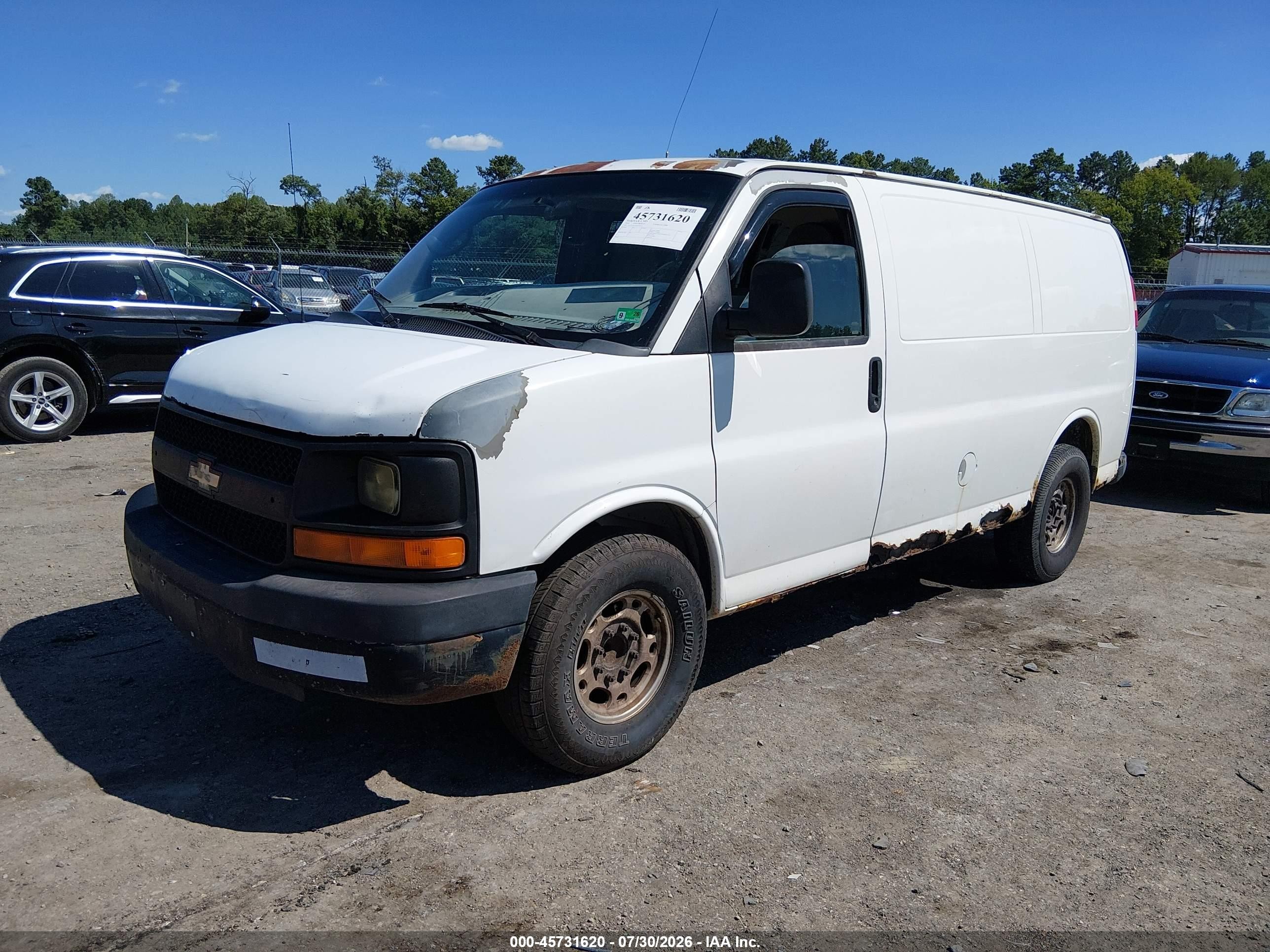 2010 Chevrolet Express 2500 Work Van White vin: 1GCZGFAA3A1120741