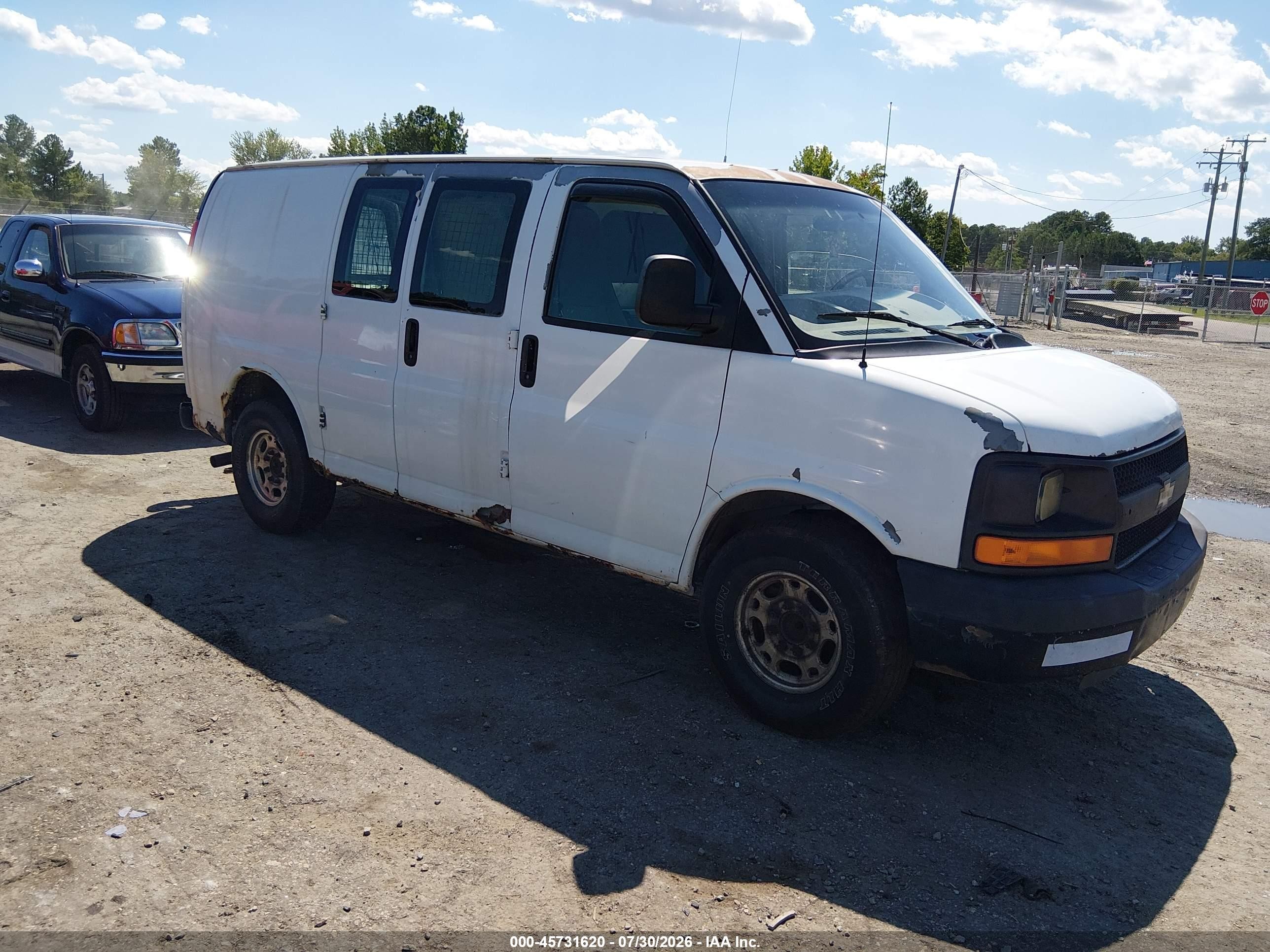 2010 Chevrolet Express 2500 Work Van White vin: 1GCZGFAA3A1120741