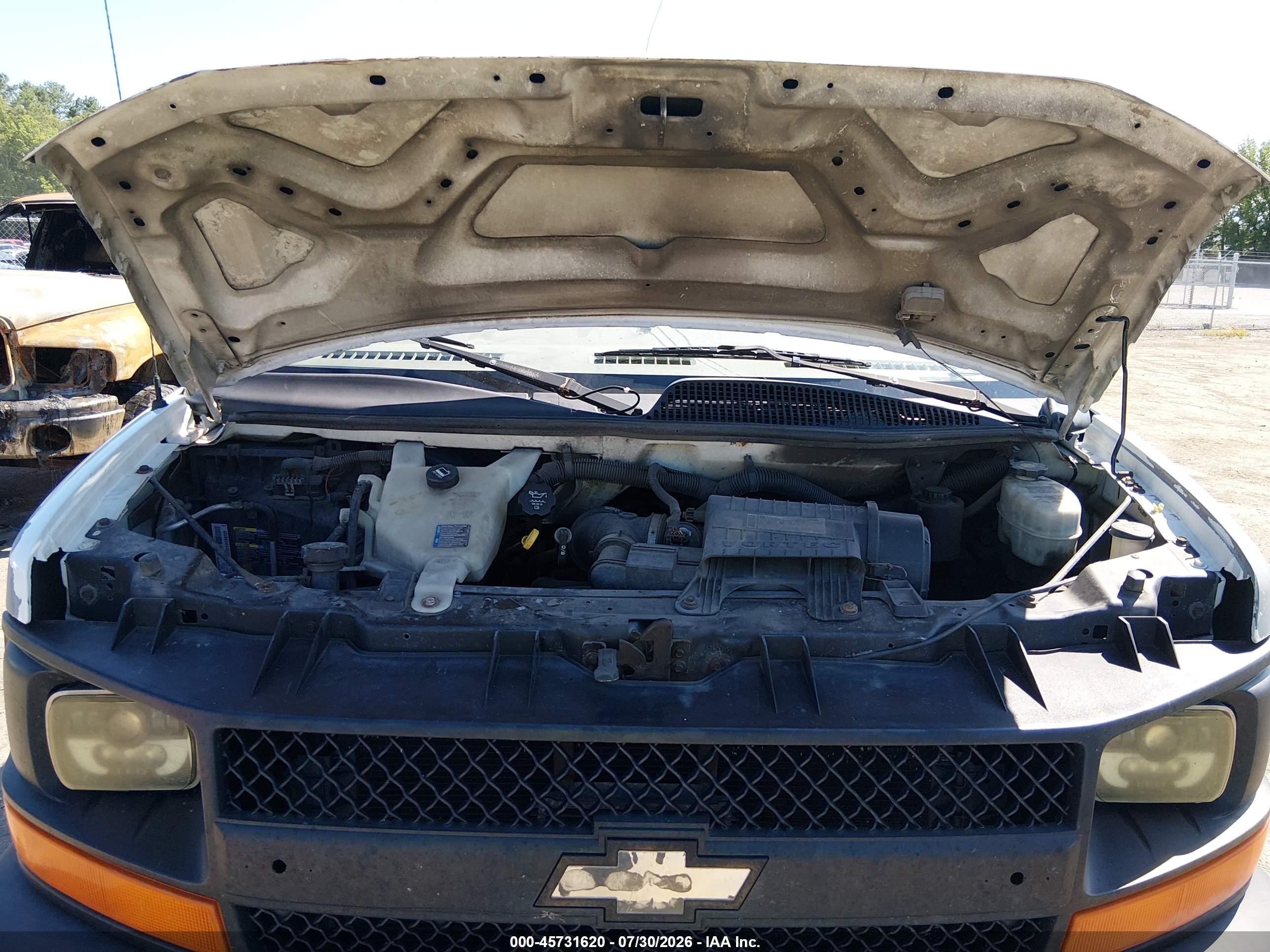 2010 Chevrolet Express 2500 Work Van White vin: 1GCZGFAA3A1120741