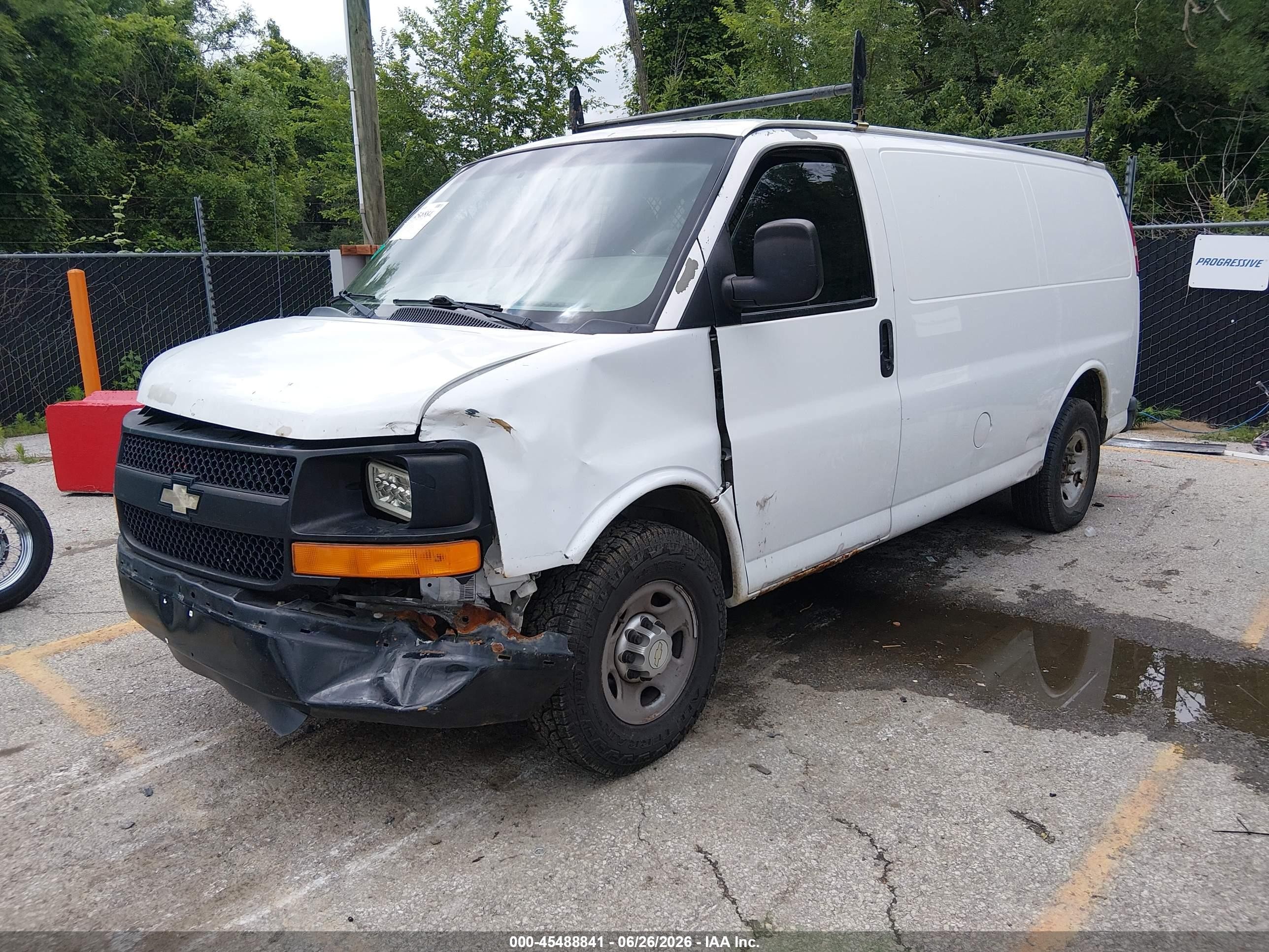 2010 Chevrolet Express 2500 Work Van White vin: 1GCZGFBA2A1151879