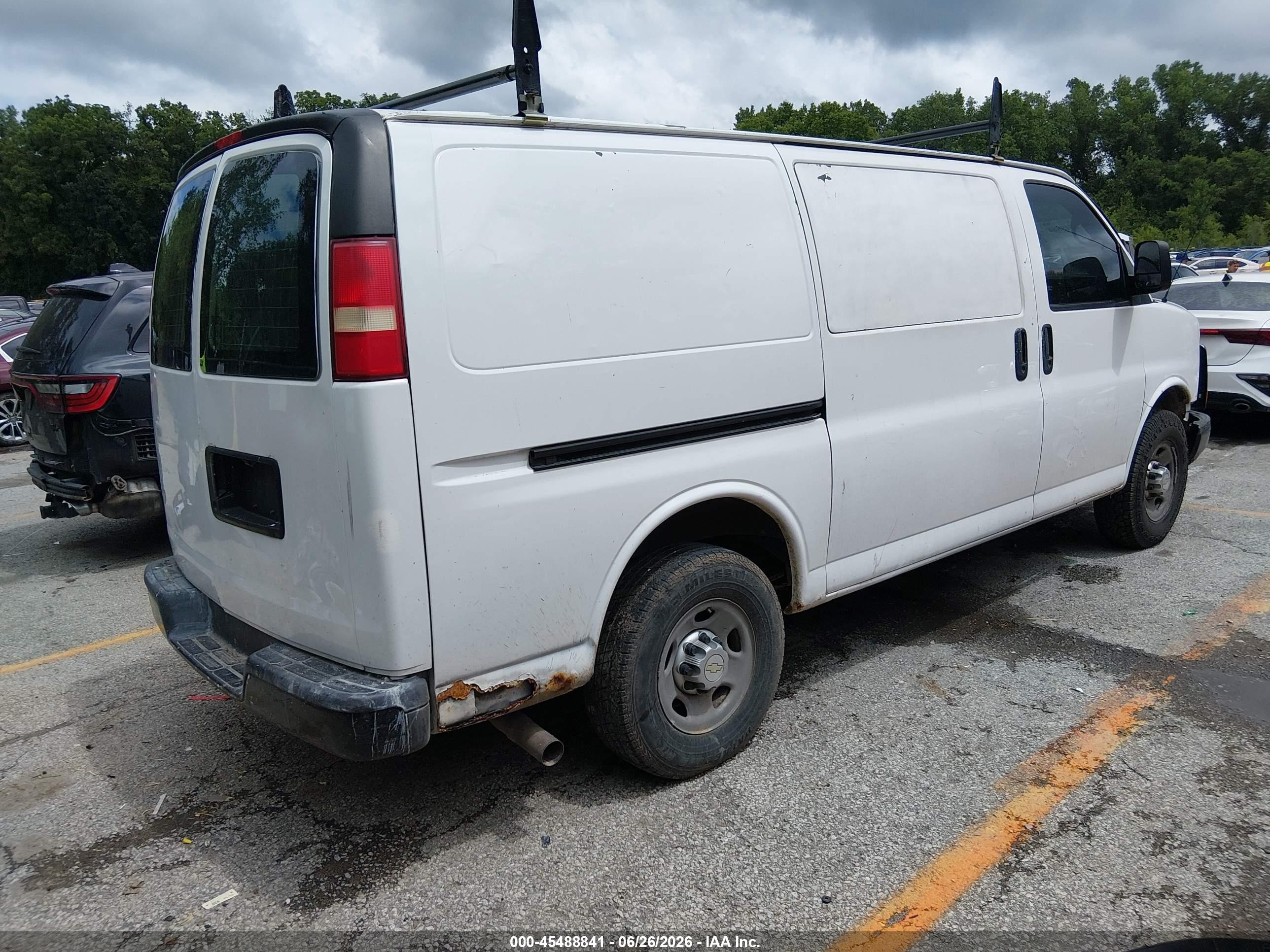 2010 Chevrolet Express 2500 Work Van White vin: 1GCZGFBA2A1151879