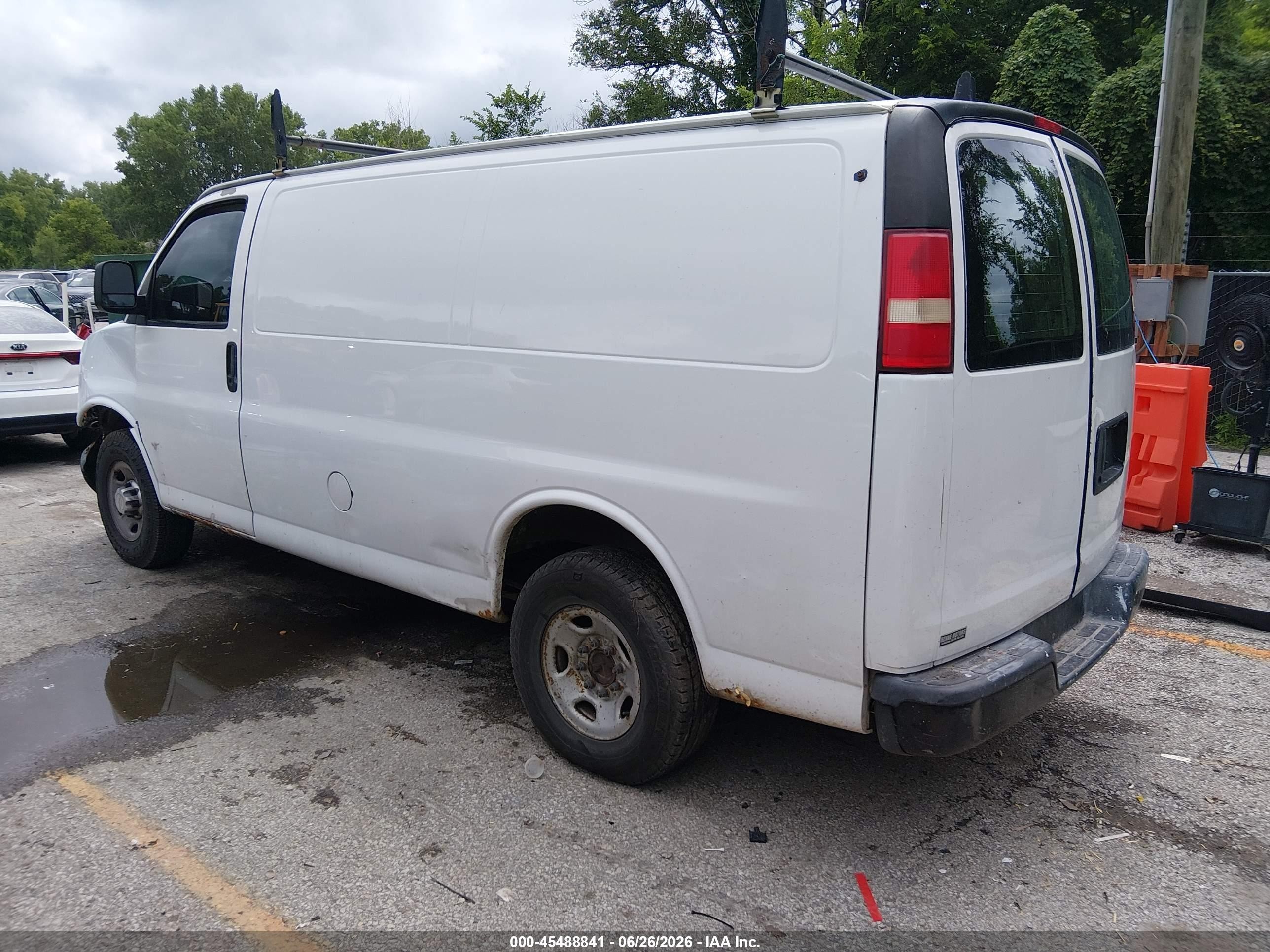 2010 Chevrolet Express 2500 Work Van White vin: 1GCZGFBA2A1151879