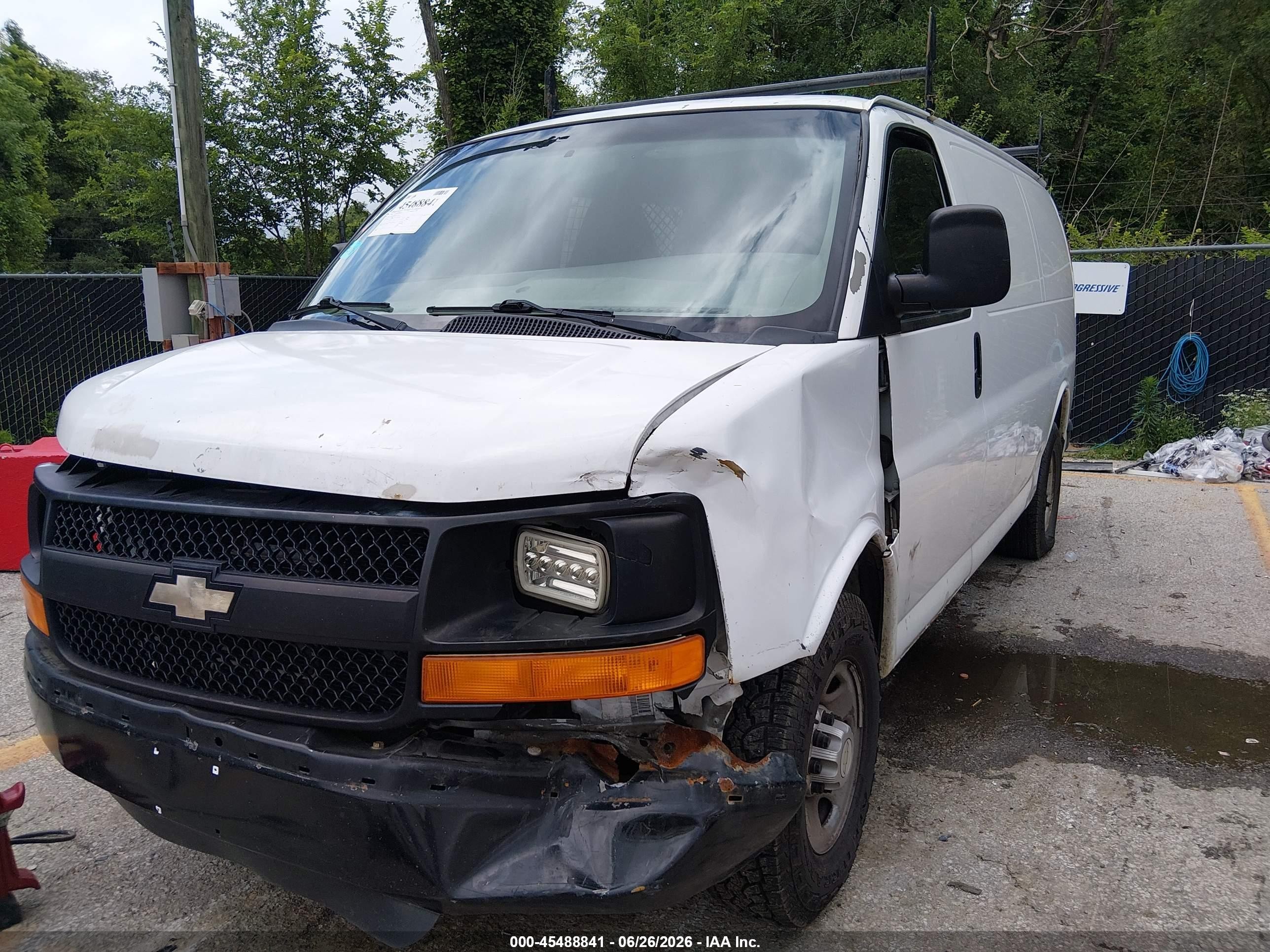 2010 Chevrolet Express 2500 Work Van White vin: 1GCZGFBA2A1151879