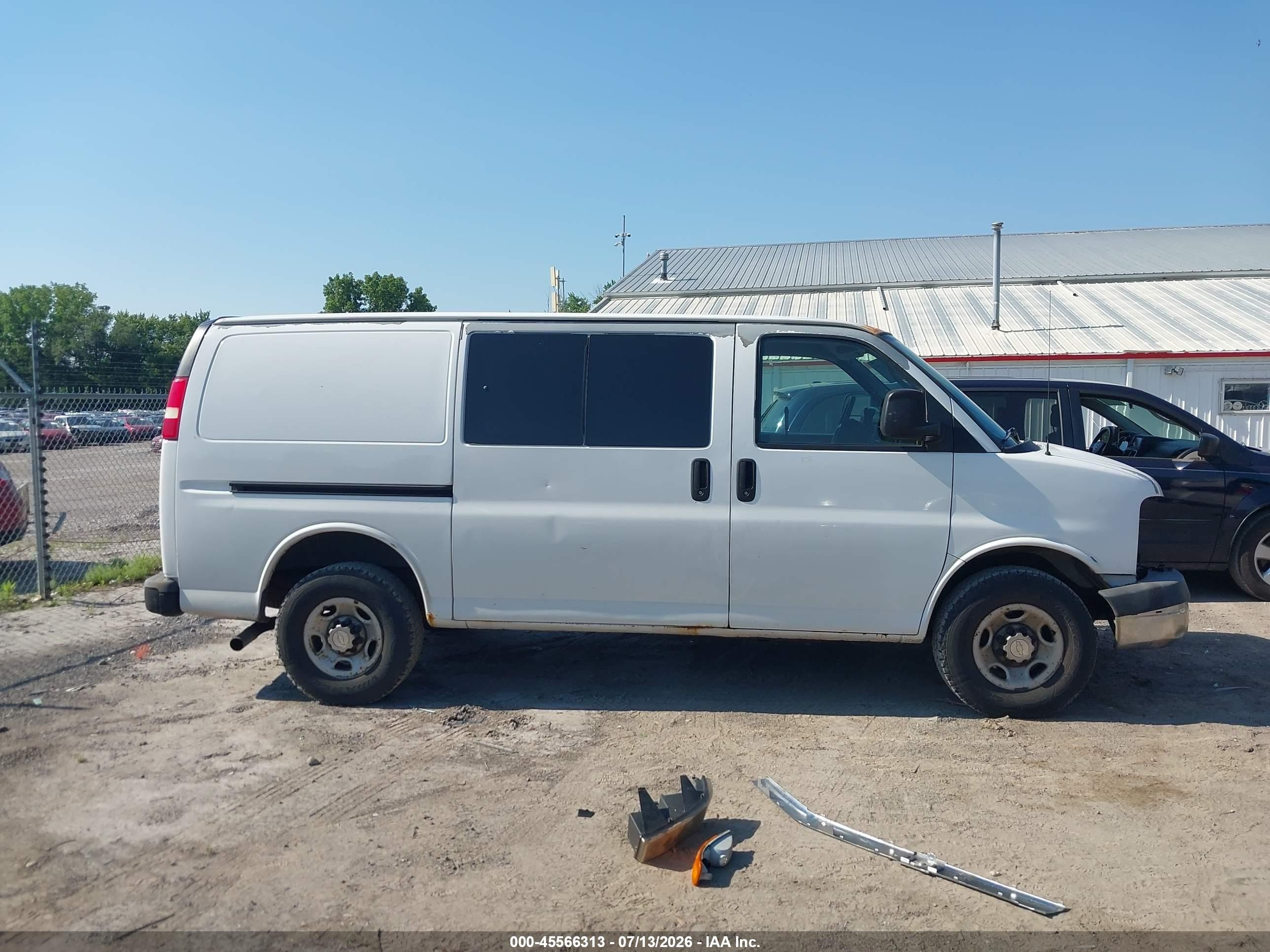 2010 Chevrolet Express 2500 Work Van White vin: 1GCZGFBA3A1109432