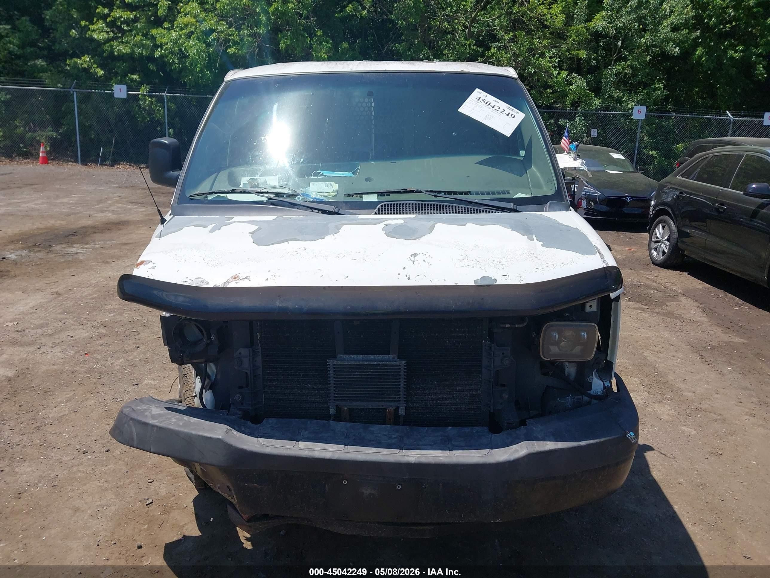 2010 Chevrolet Express 2500 Work Van White vin: 1GCZGFBA3A1112282