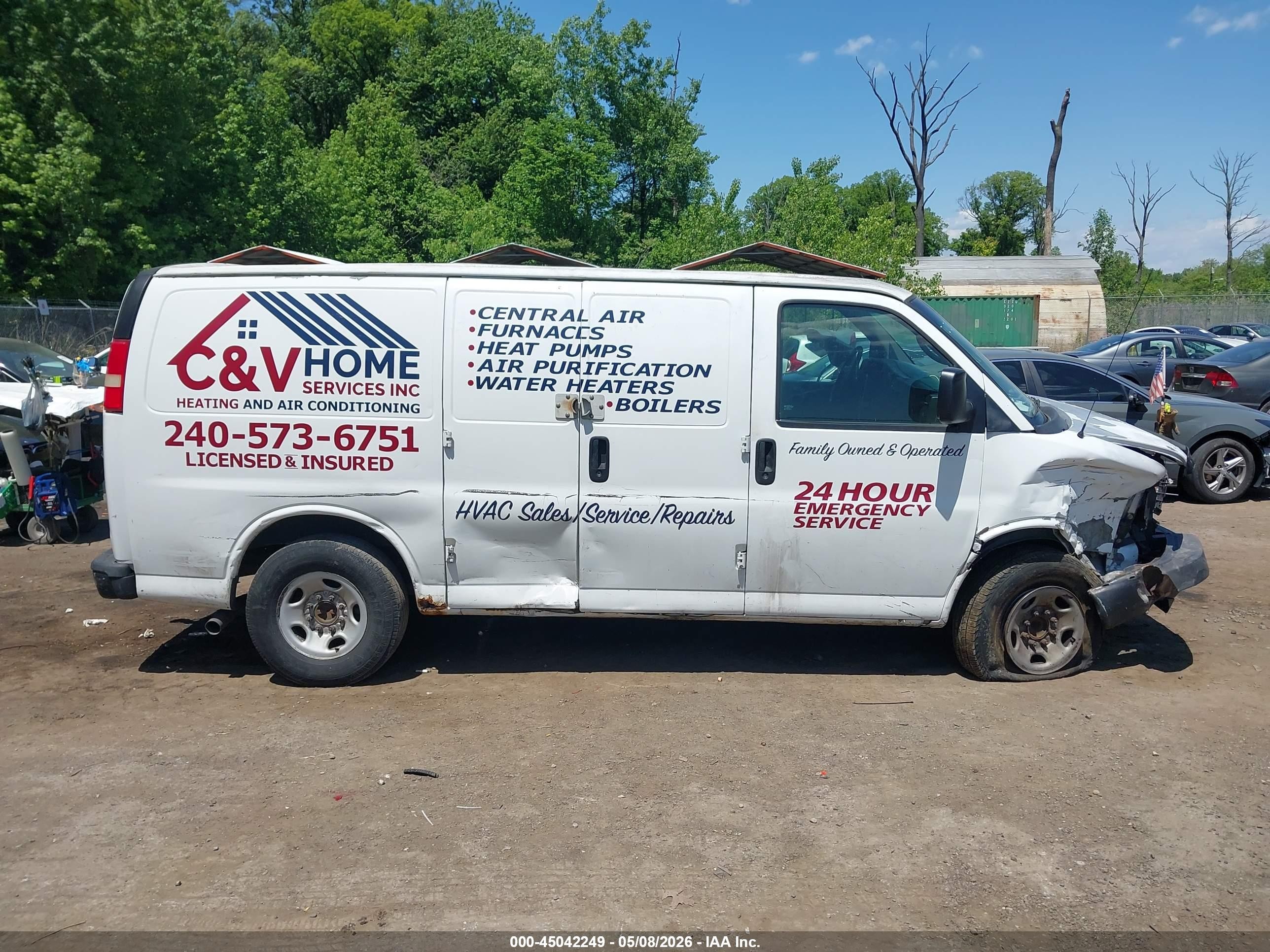 2010 Chevrolet Express 2500 Work Van White vin: 1GCZGFBA3A1112282