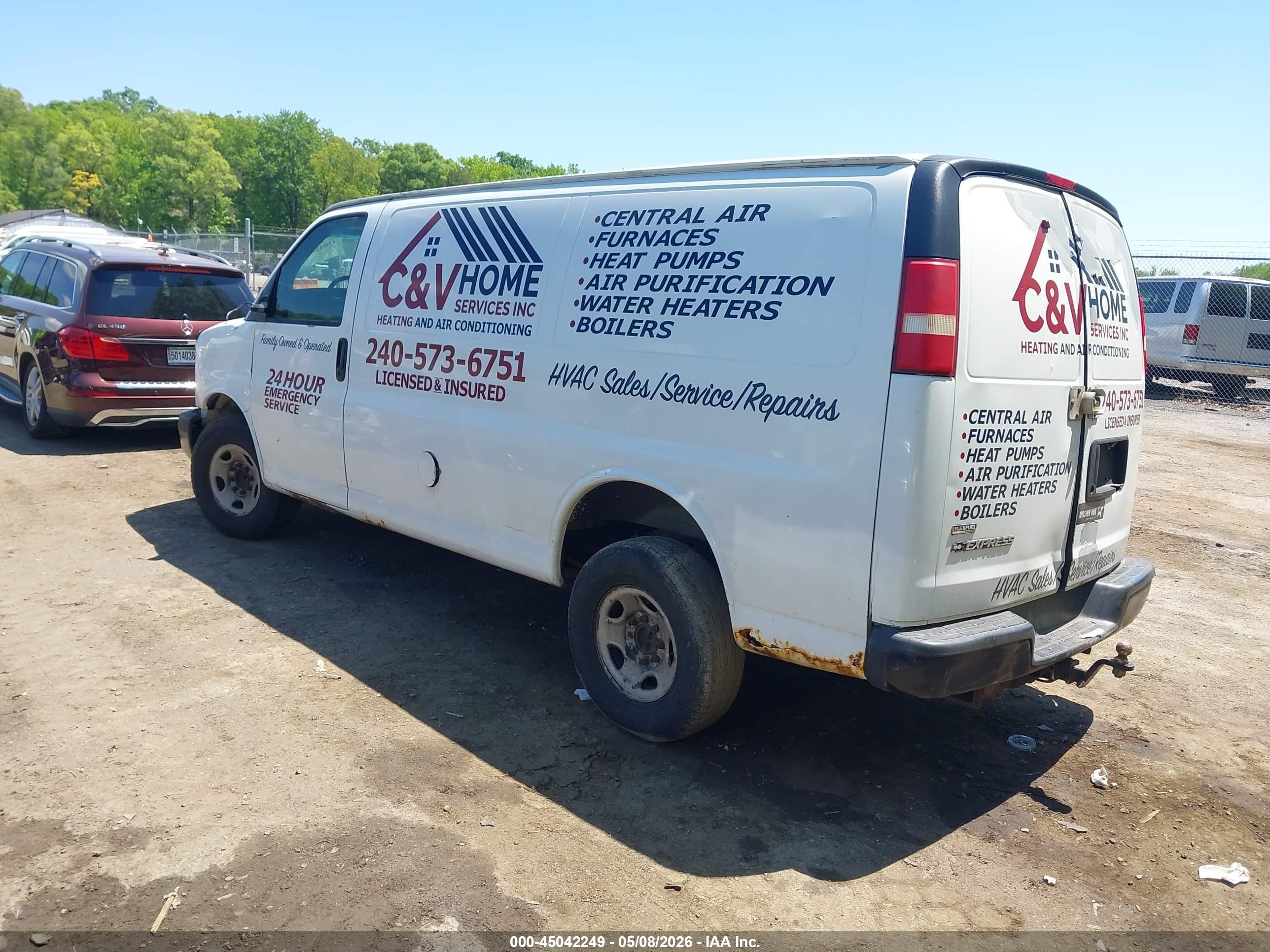 2010 Chevrolet Express 2500 Work Van White vin: 1GCZGFBA3A1112282