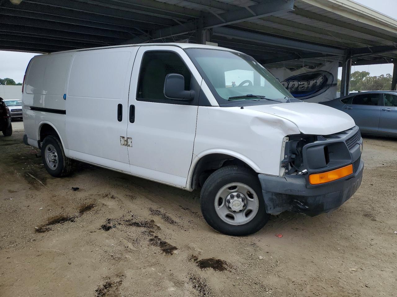 2010 Chevrolet Express G2500 White vin: 1GCZGFBA5A1165887