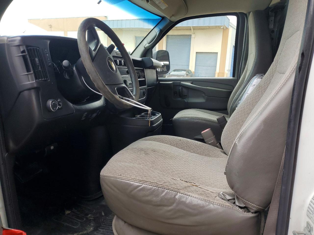 2010 Chevrolet Express G2500 White vin: 1GCZGFBA5A1165887