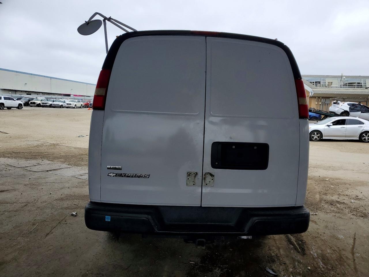 2010 Chevrolet Express G2500 White vin: 1GCZGFBA5A1165887