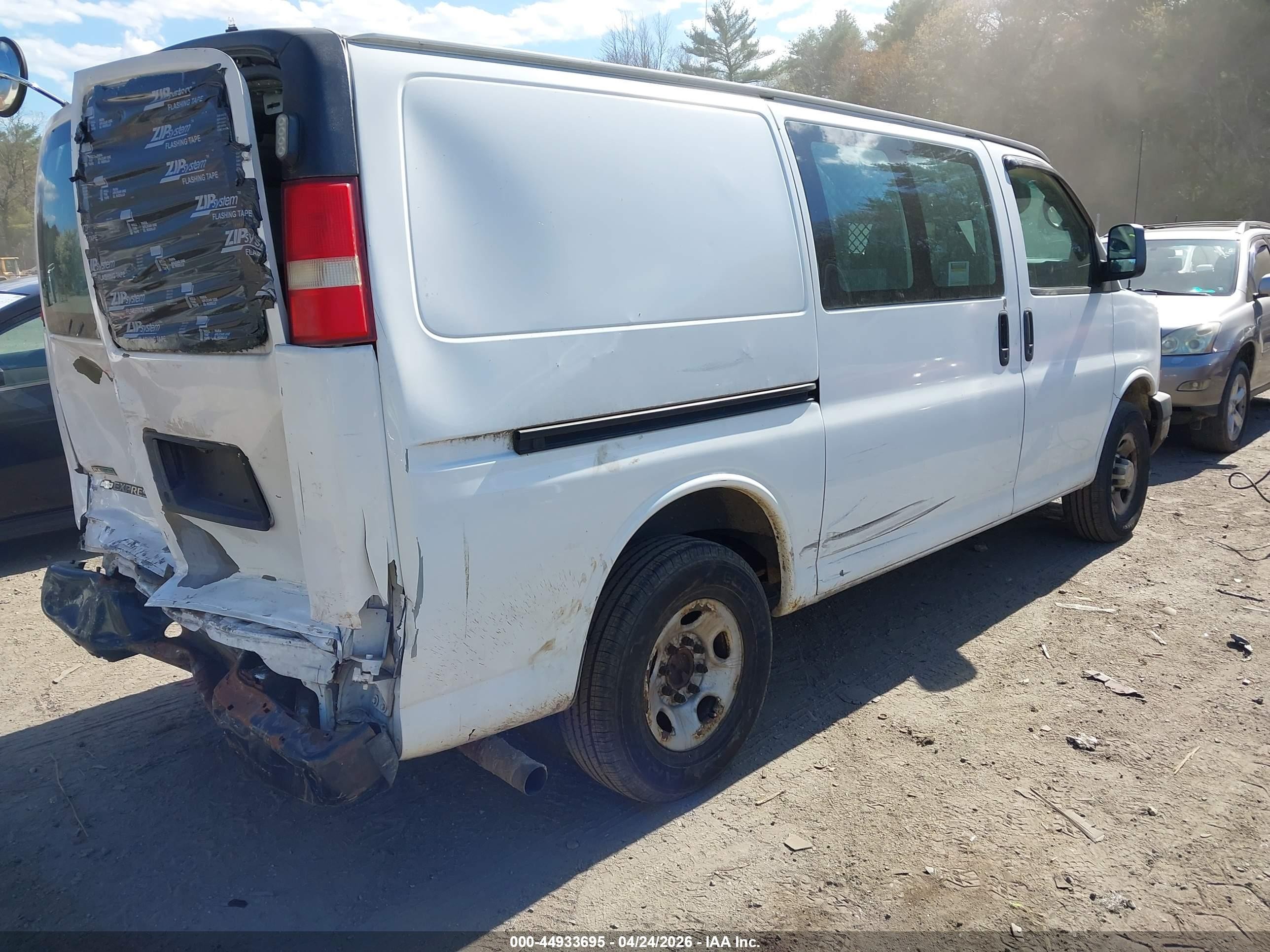 2010 Chevrolet Express 2500 Work Van White vin: 1GCZGFBG9A1163984