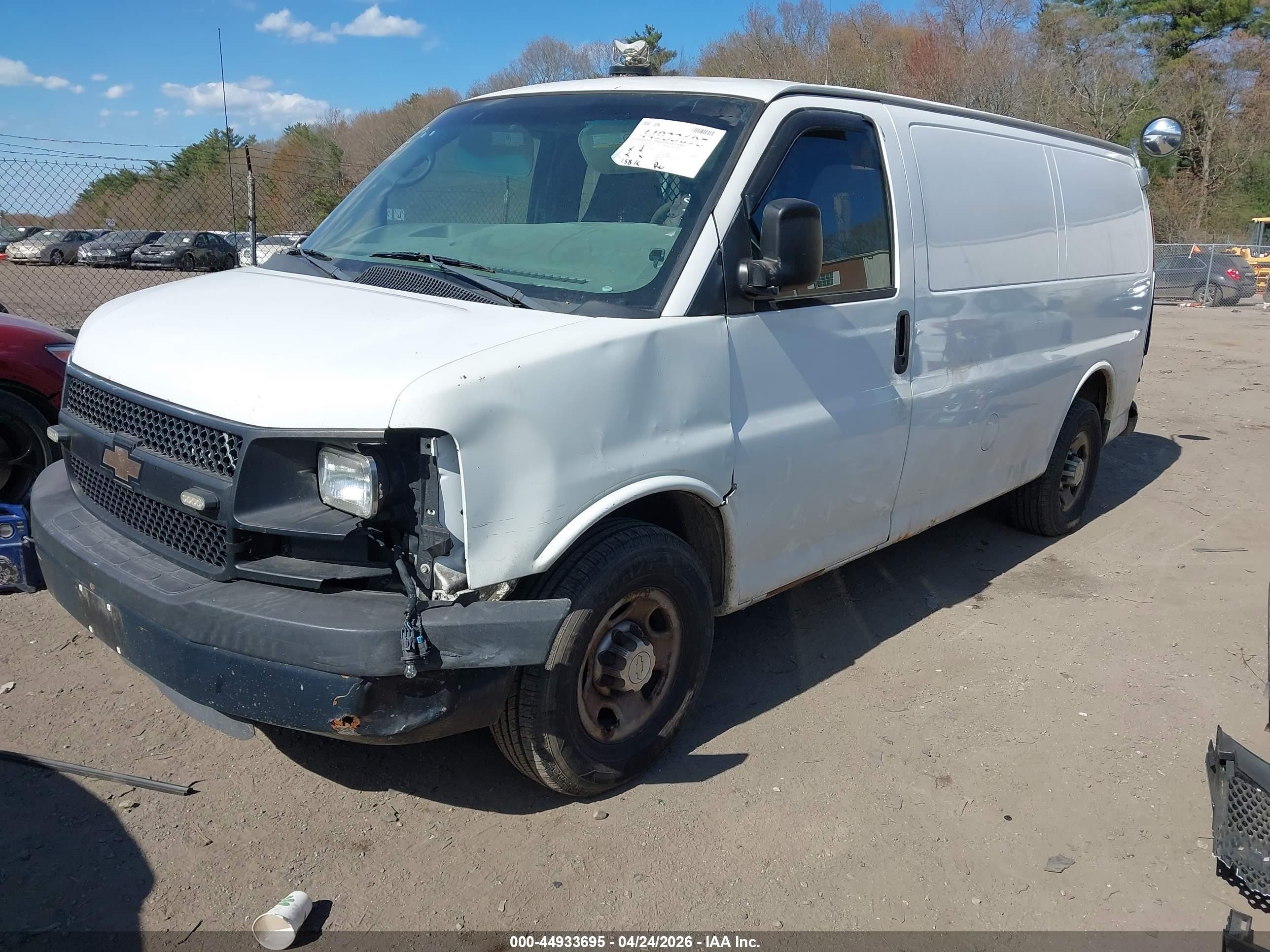 2010 Chevrolet Express 2500 Work Van White vin: 1GCZGFBG9A1163984