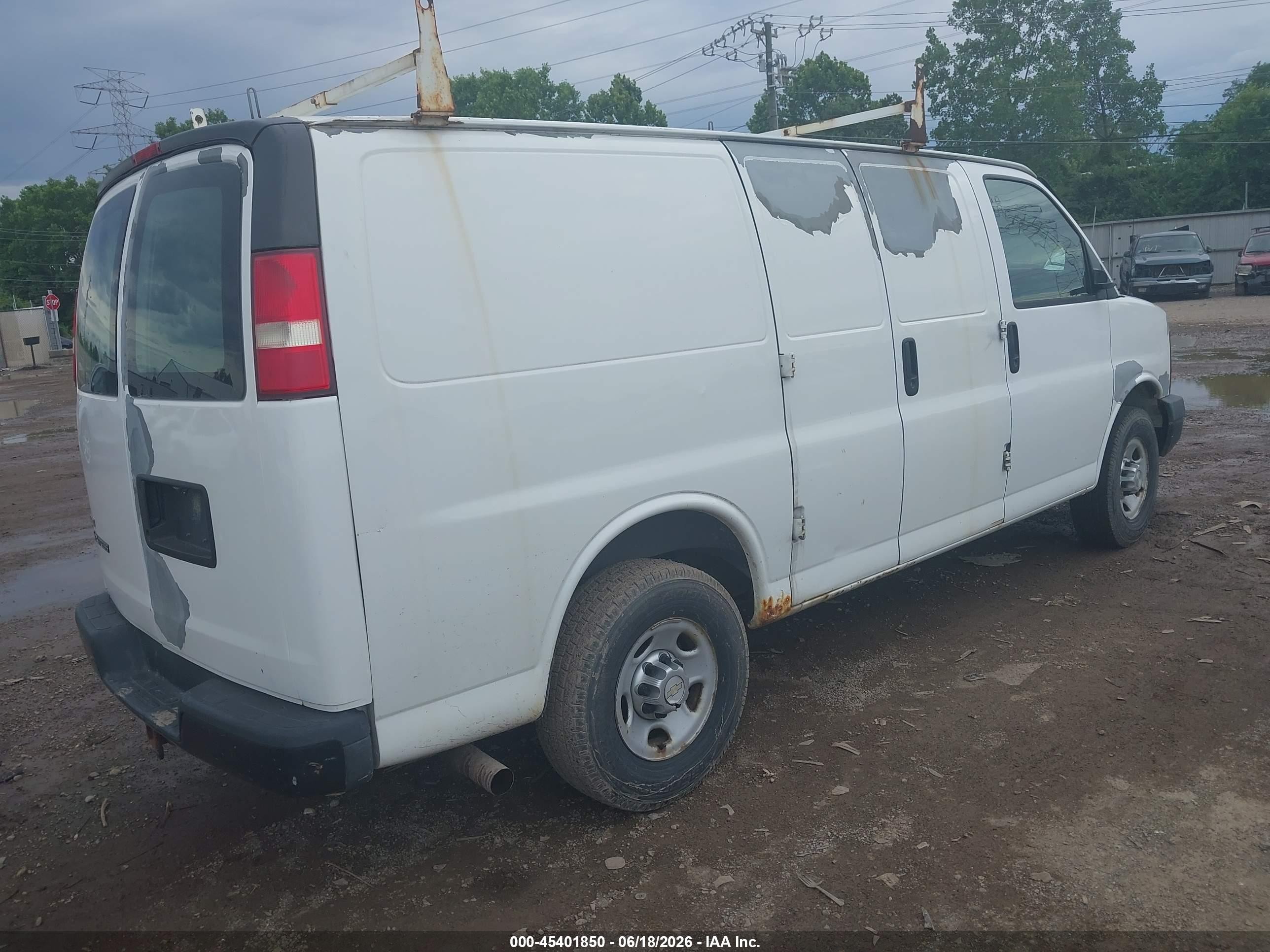 2010 Chevrolet Express 2500 Work Van White vin: 1GCZGFDA0A1113130