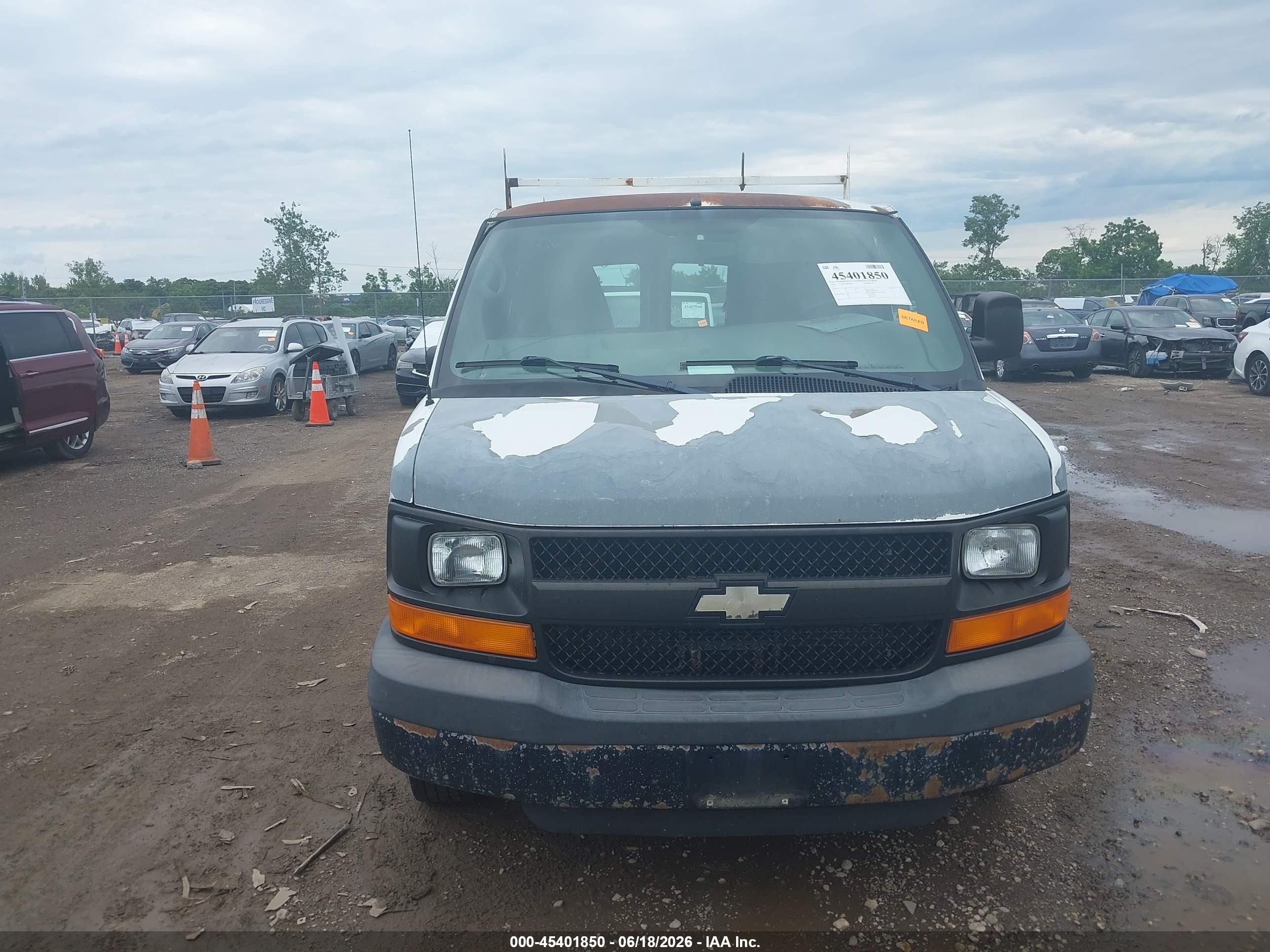 2010 Chevrolet Express 2500 Work Van White vin: 1GCZGFDA0A1113130