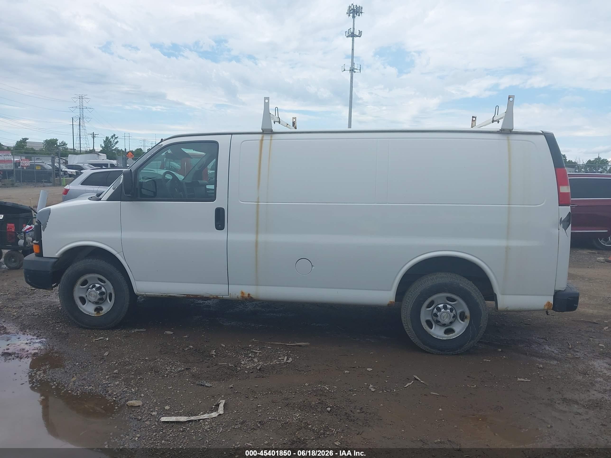 2010 Chevrolet Express 2500 Work Van White vin: 1GCZGFDA0A1113130